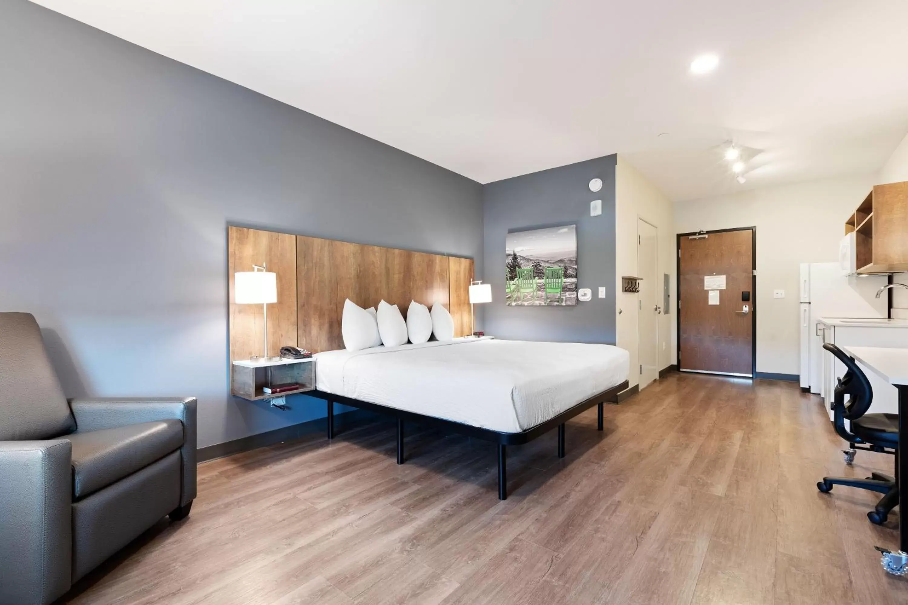 Bed in Extended Stay America Suites - Atlanta - McDonough