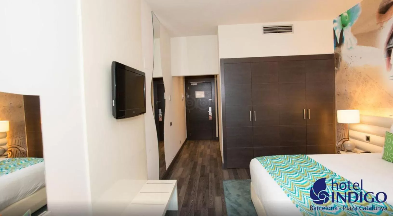 Bed in Hotel Indigo Barcelona - Plaza Catalunya 4Sup by IHG