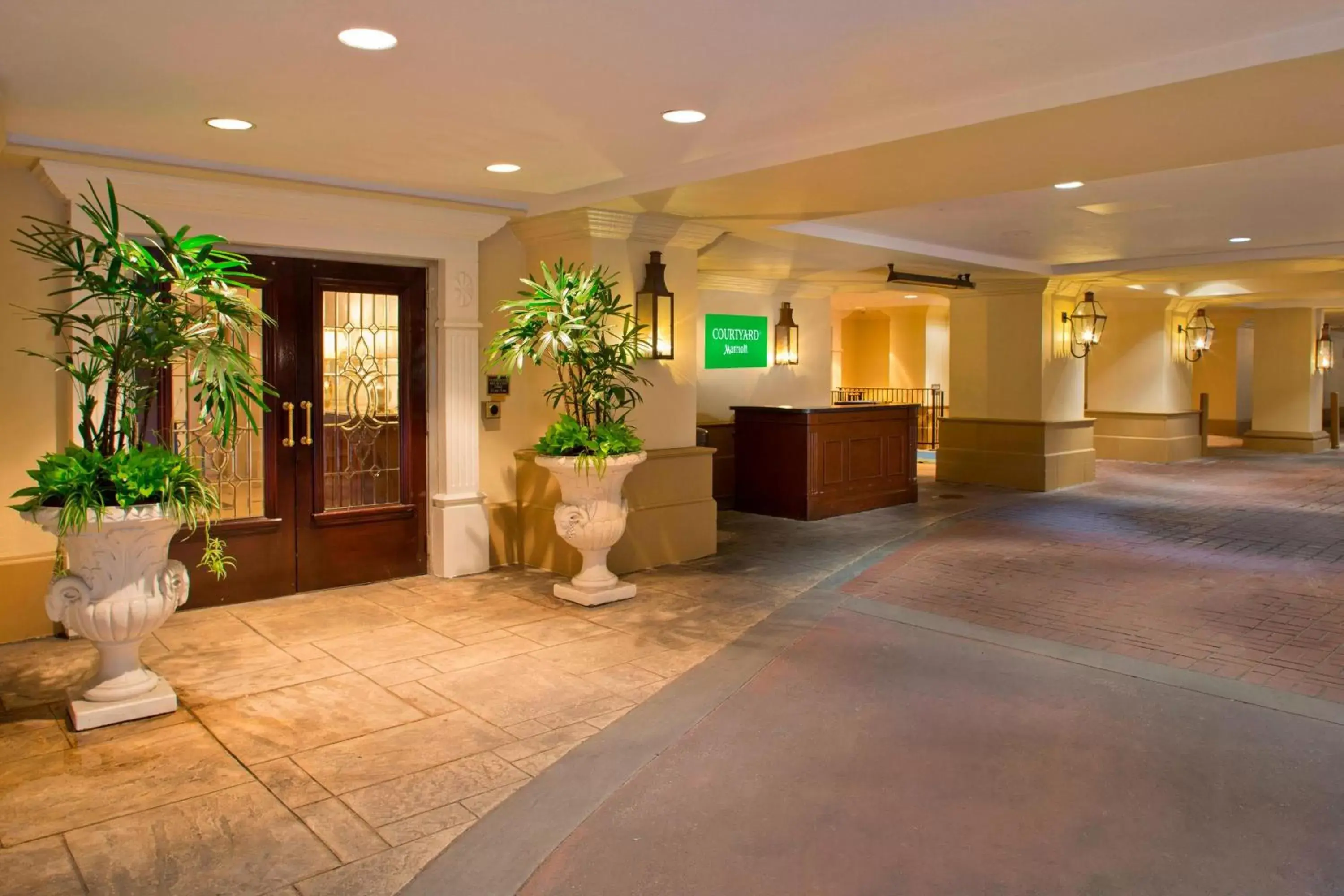 Property building, Lobby/Reception in Courtyard by Marriott New Orleans French Quarter/Iberville