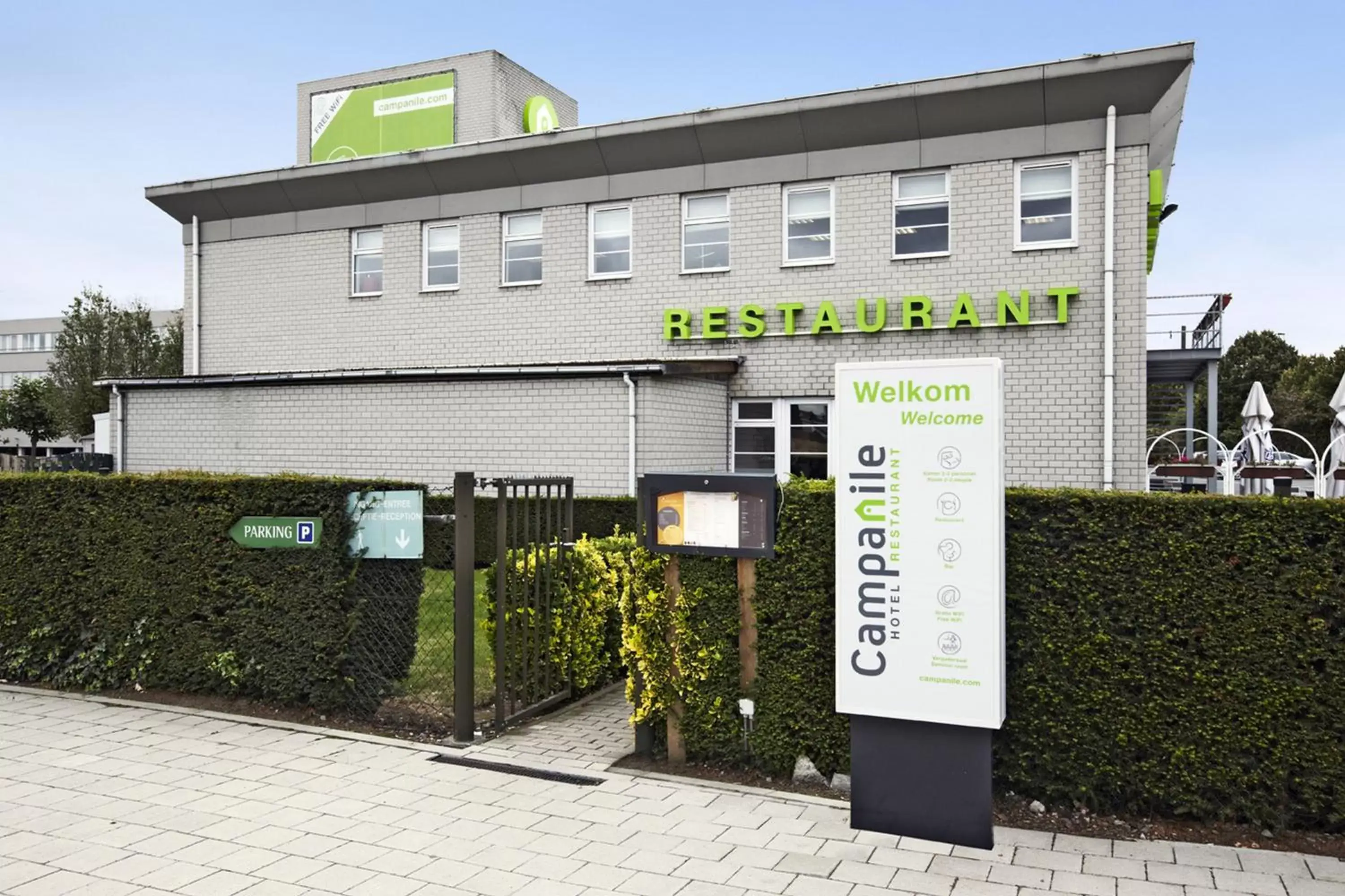 Restaurant/places to eat, Property Building in Campanile Hotel & Restaurant Brussels Vilvoorde