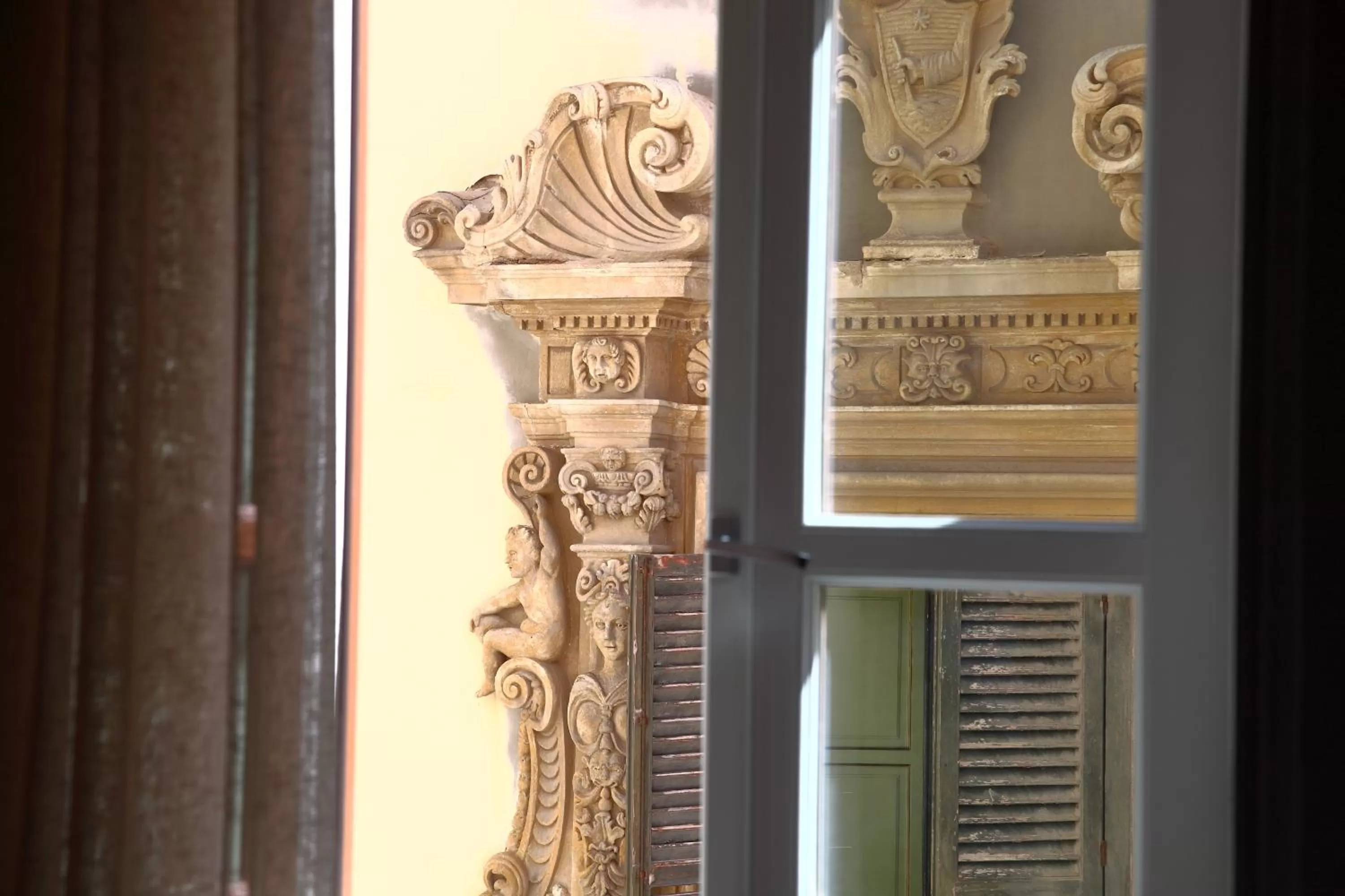 City view in Central Gallery Rooms- Palazzo D'Ali' Staiti XIX