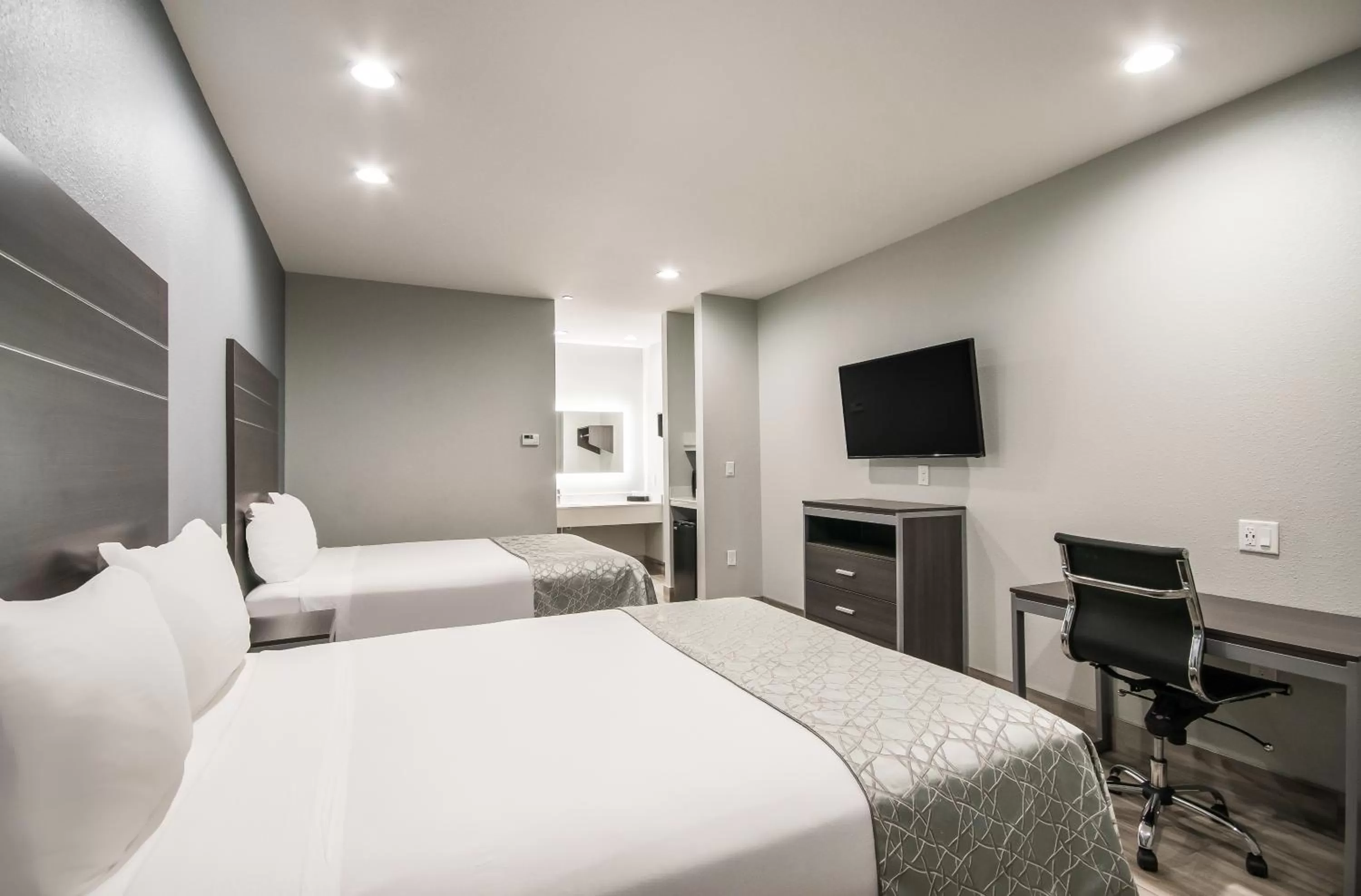 Bed in Americas Best Value Inn & Suites Northeast Houston Downtown I-610