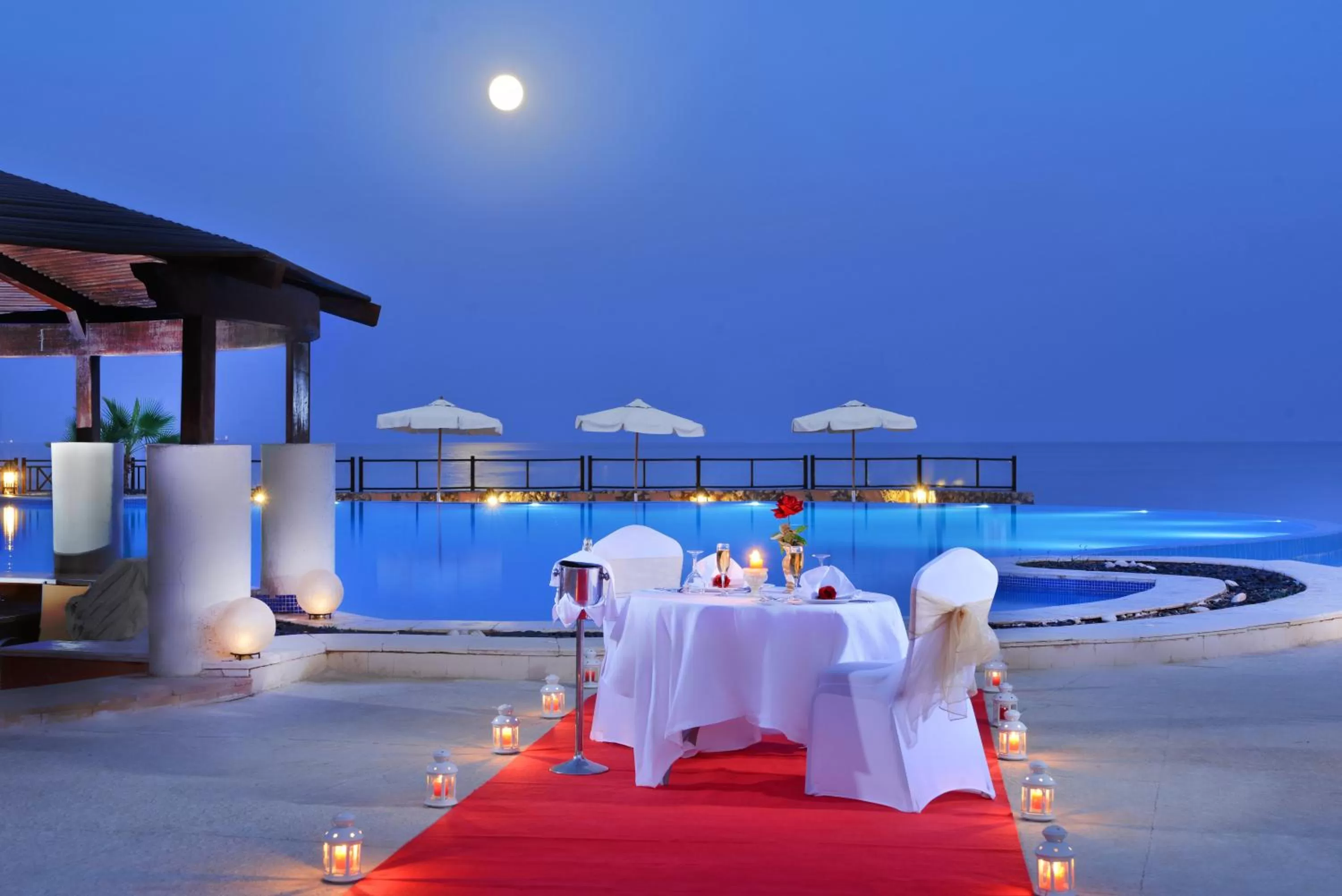 Swimming pool in Mövenpick Resort El Sokhna