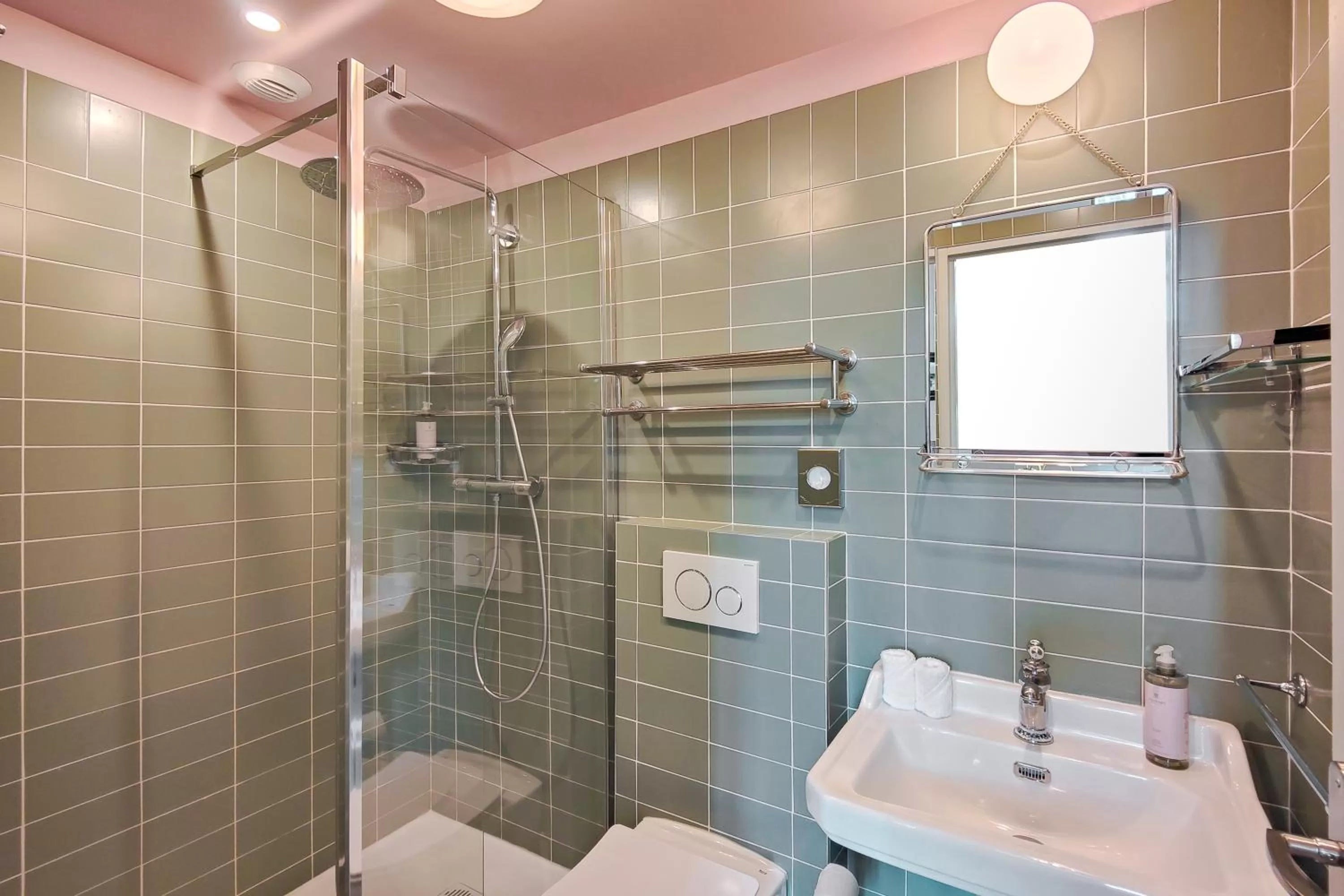 Bathroom in Hotel Aparthotel AMMI Vieux Nice