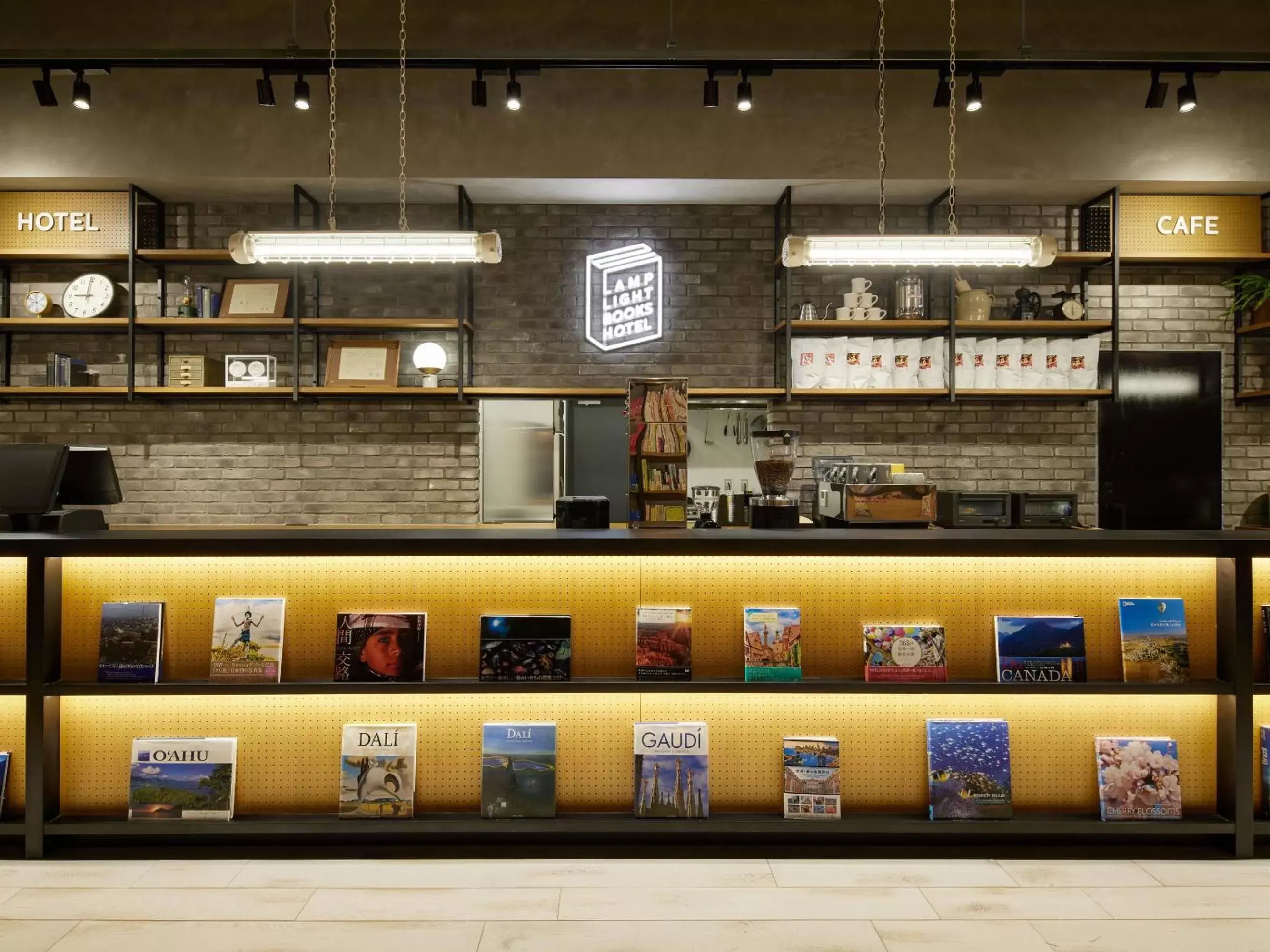 Lobby or reception in LAMP LIGHT BOOKS HOTEL fukuoka