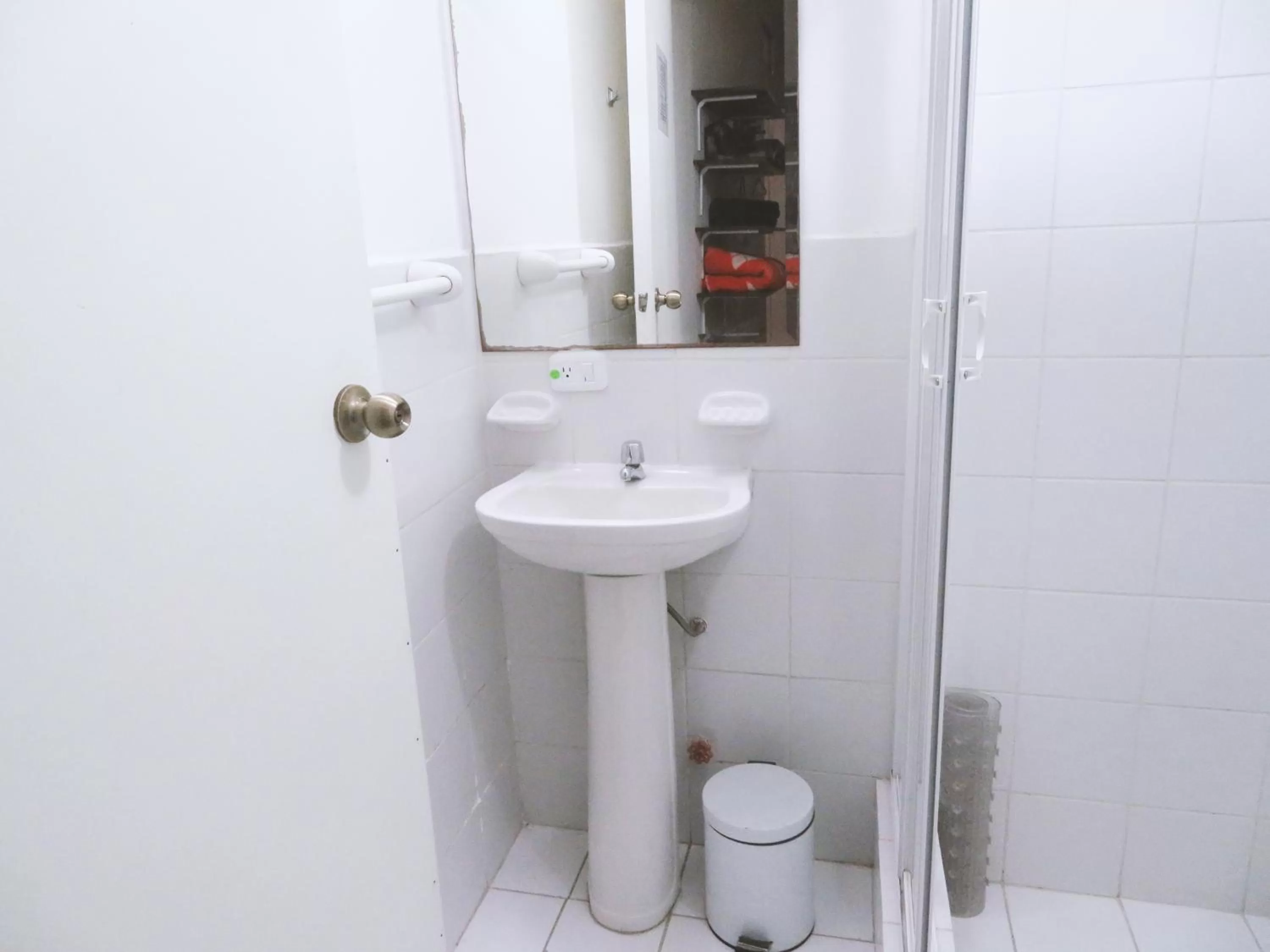 Toilet in Bird Garden Guest House