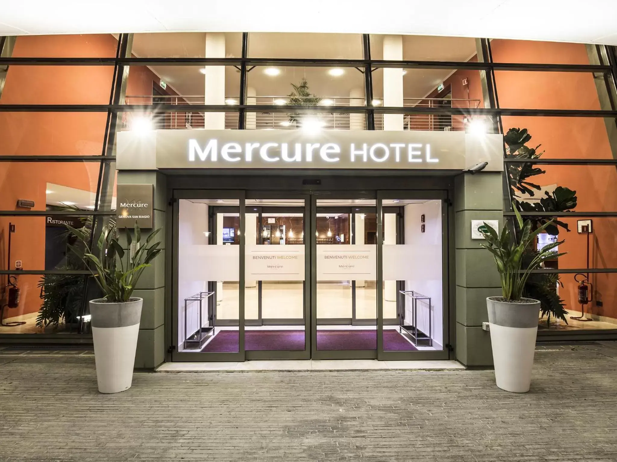 Facade/entrance in Mercure Genova San Biagio