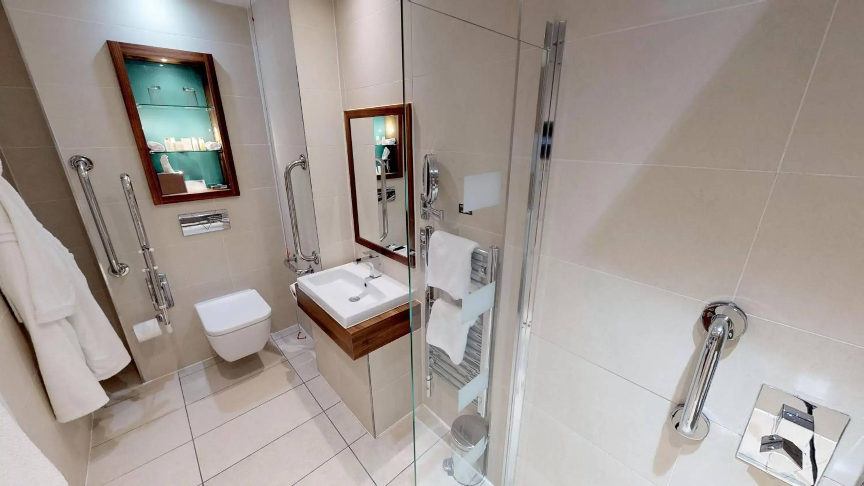 Bathroom in Hotel Indigo Edinburgh, an IHG Hotel