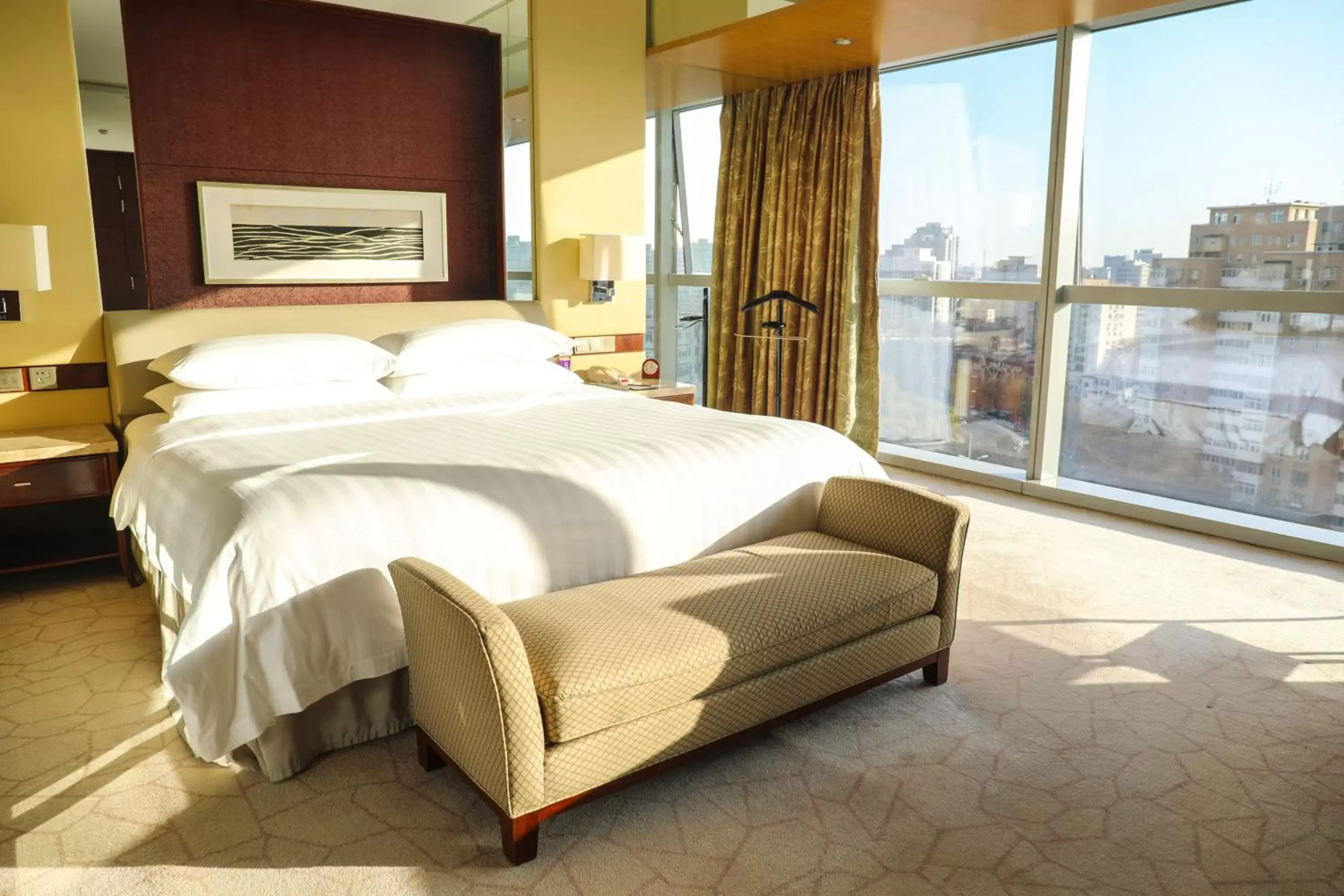 View (from property/room), Bed in Shangri-La Beijing