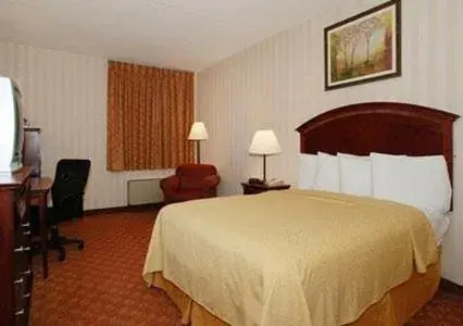 King Room - Non-Smoking in Quality Inn & Suites Miamisburg - Dayton South