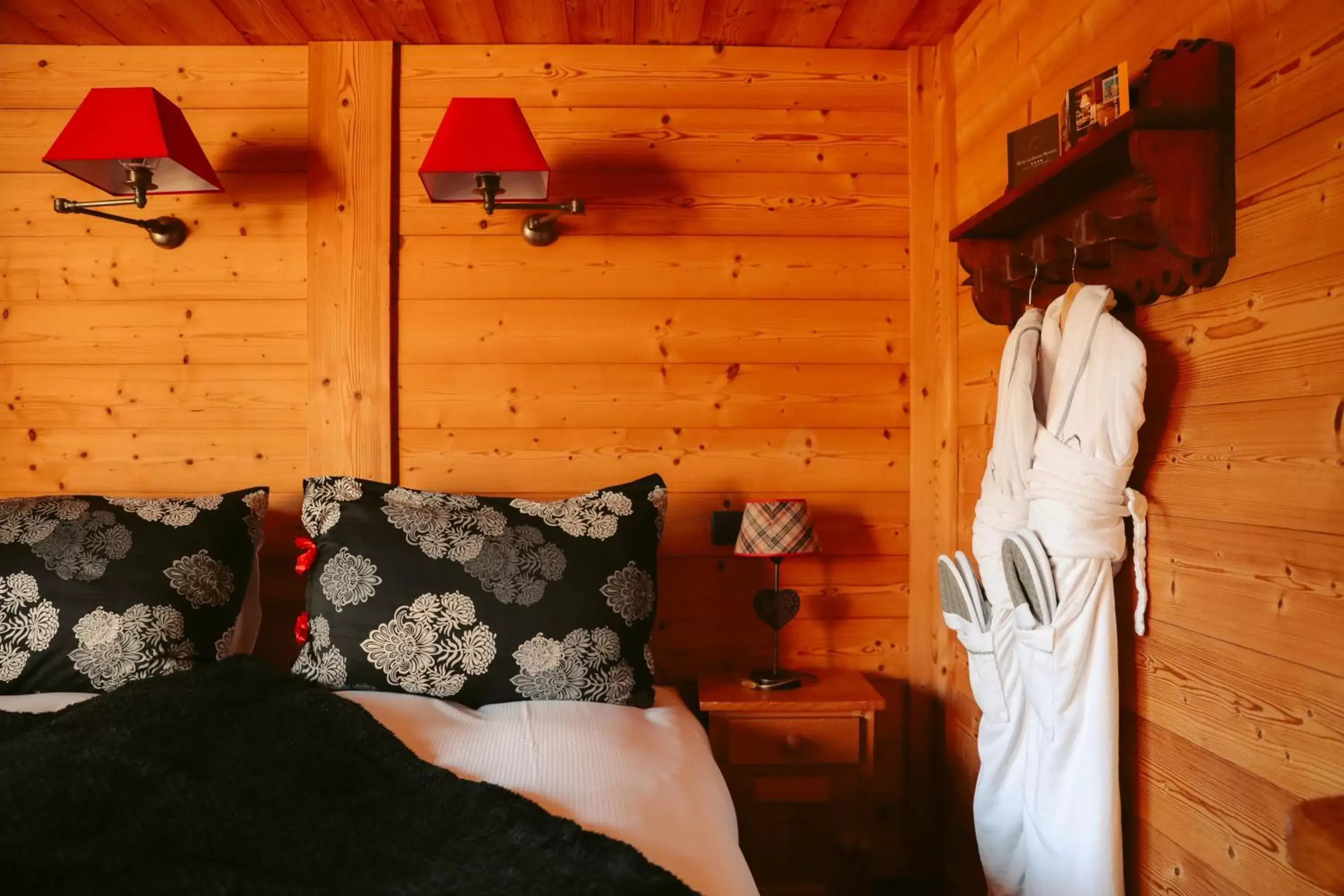 Bedroom in Les Grands Montets Hotel & Spa