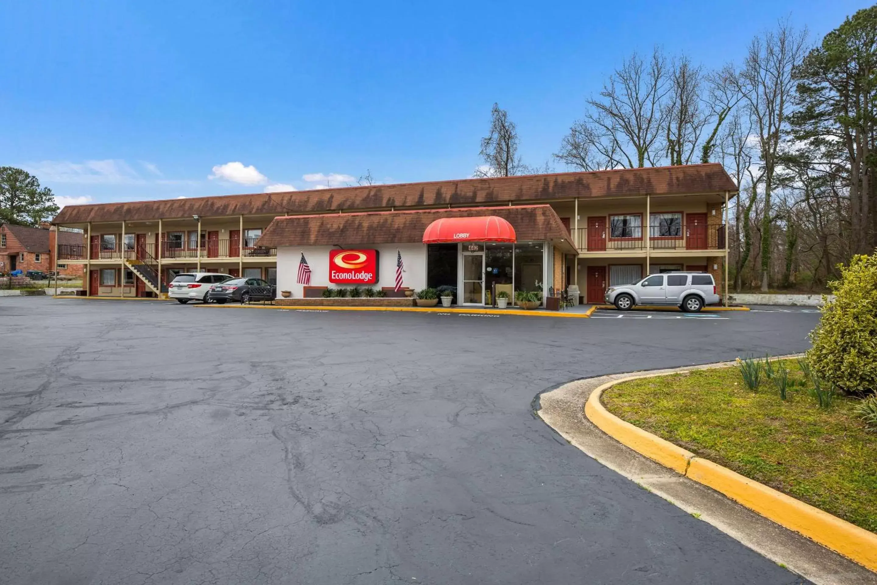 Property Building in Econolodge Historic