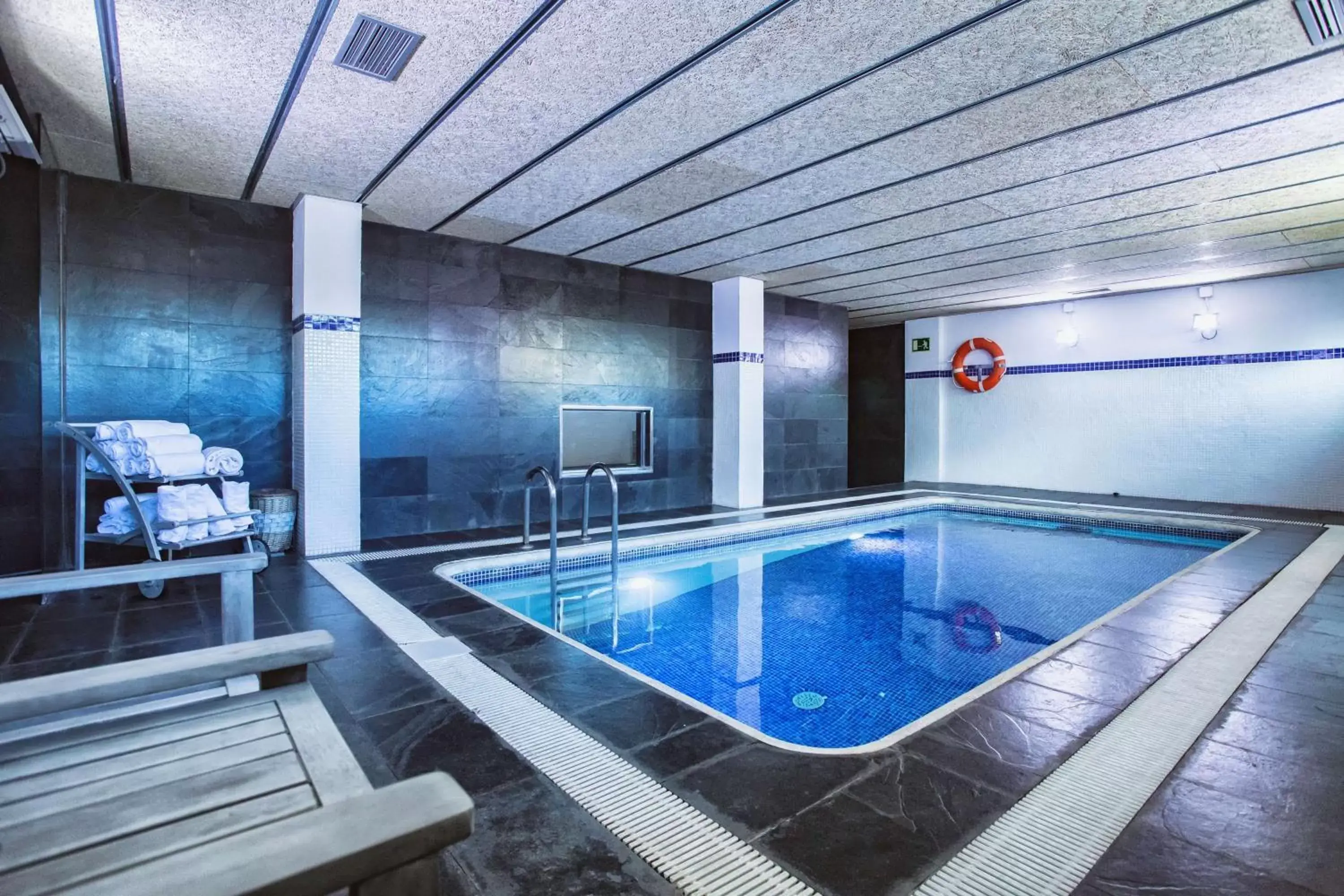 Pool view in Best Western Plus Hotel Alfa Aeropuerto Pool view in Best Western Plus Hotel Alfa Aeropuerto