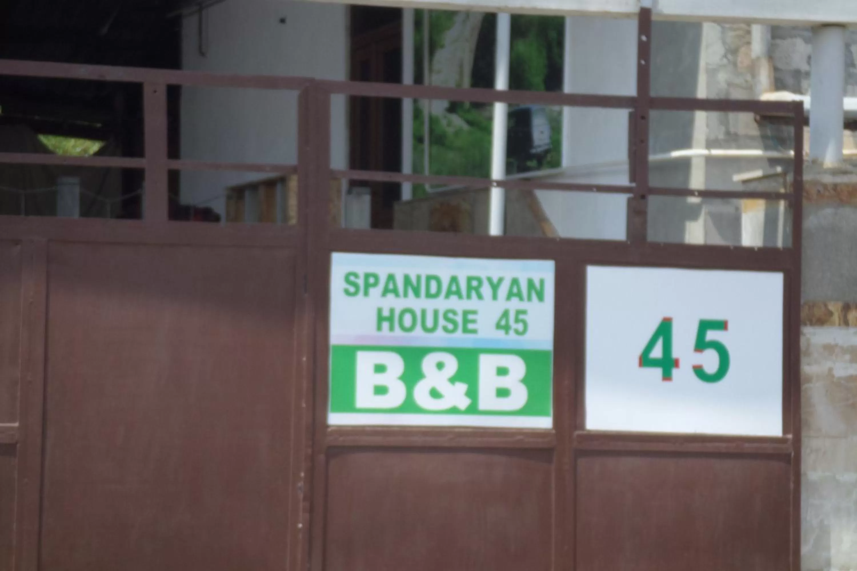 Facade/entrance in Spandaryan House