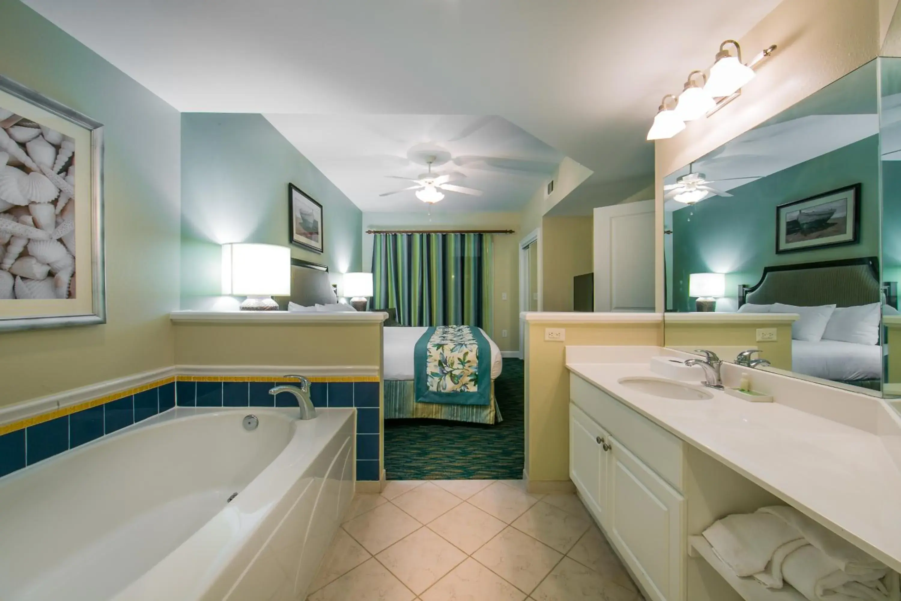 Shower, Bathroom in Holiday Inn Club Vacations South Beach Resort, an IHG Hotel