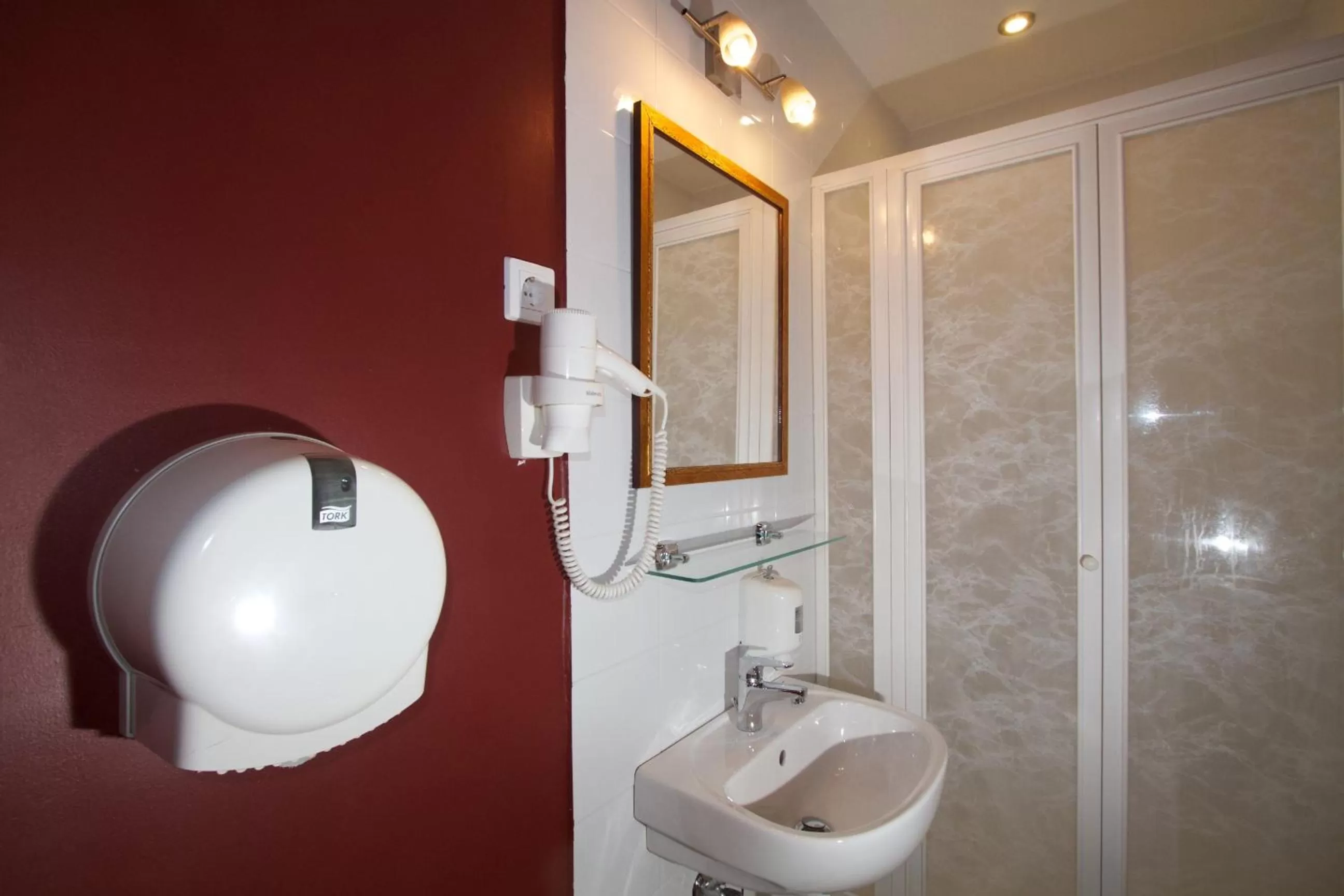 Bathroom in Teátrum Boutique Hotel