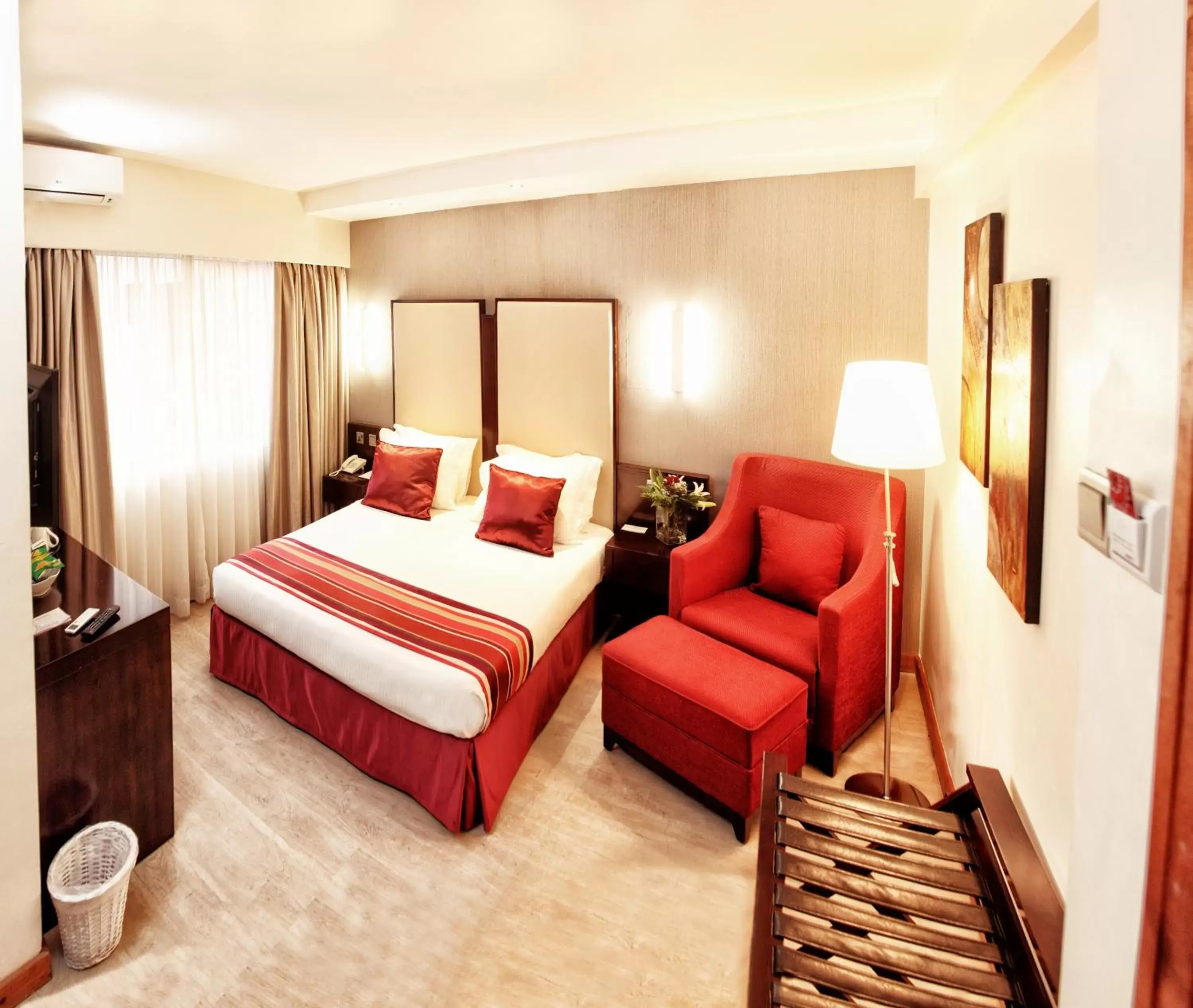 Bedroom, Bed in Zehneria Suites Hotel