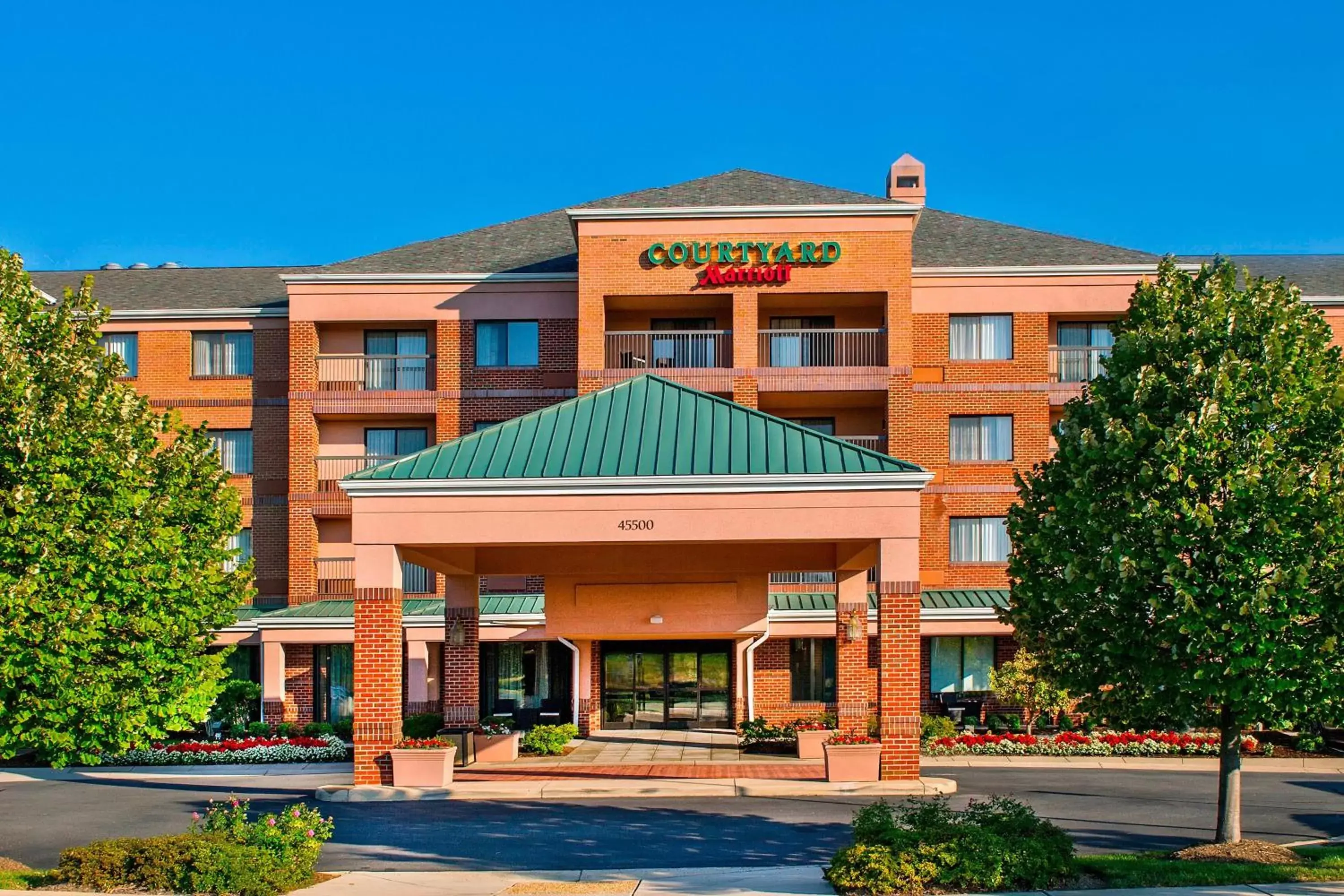Property Building in Courtyard by Marriott Dulles Town Center