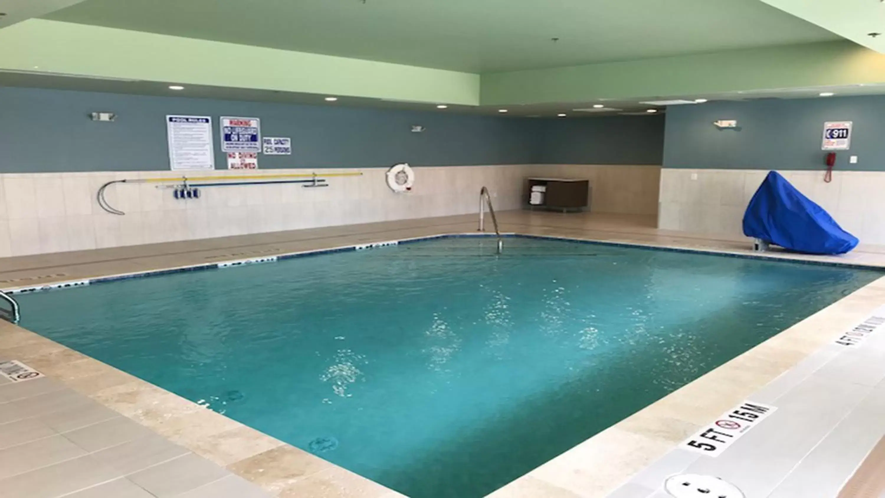 Swimming Pool in Holiday Inn Express & Suites Houston Southwest Galleria Area, an IHG Hotel