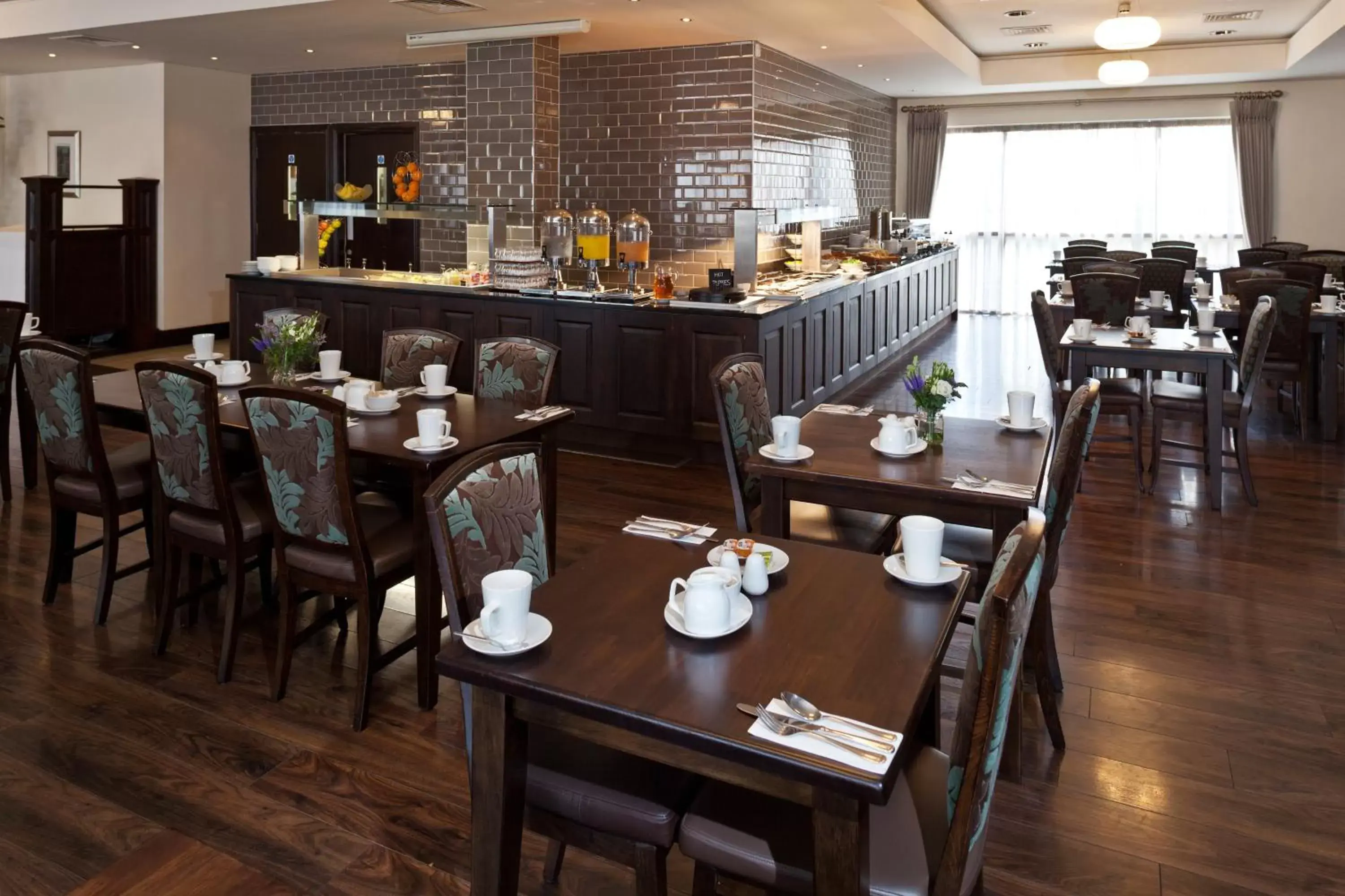 Restaurant/Places to Eat in Grand Canal Hotel