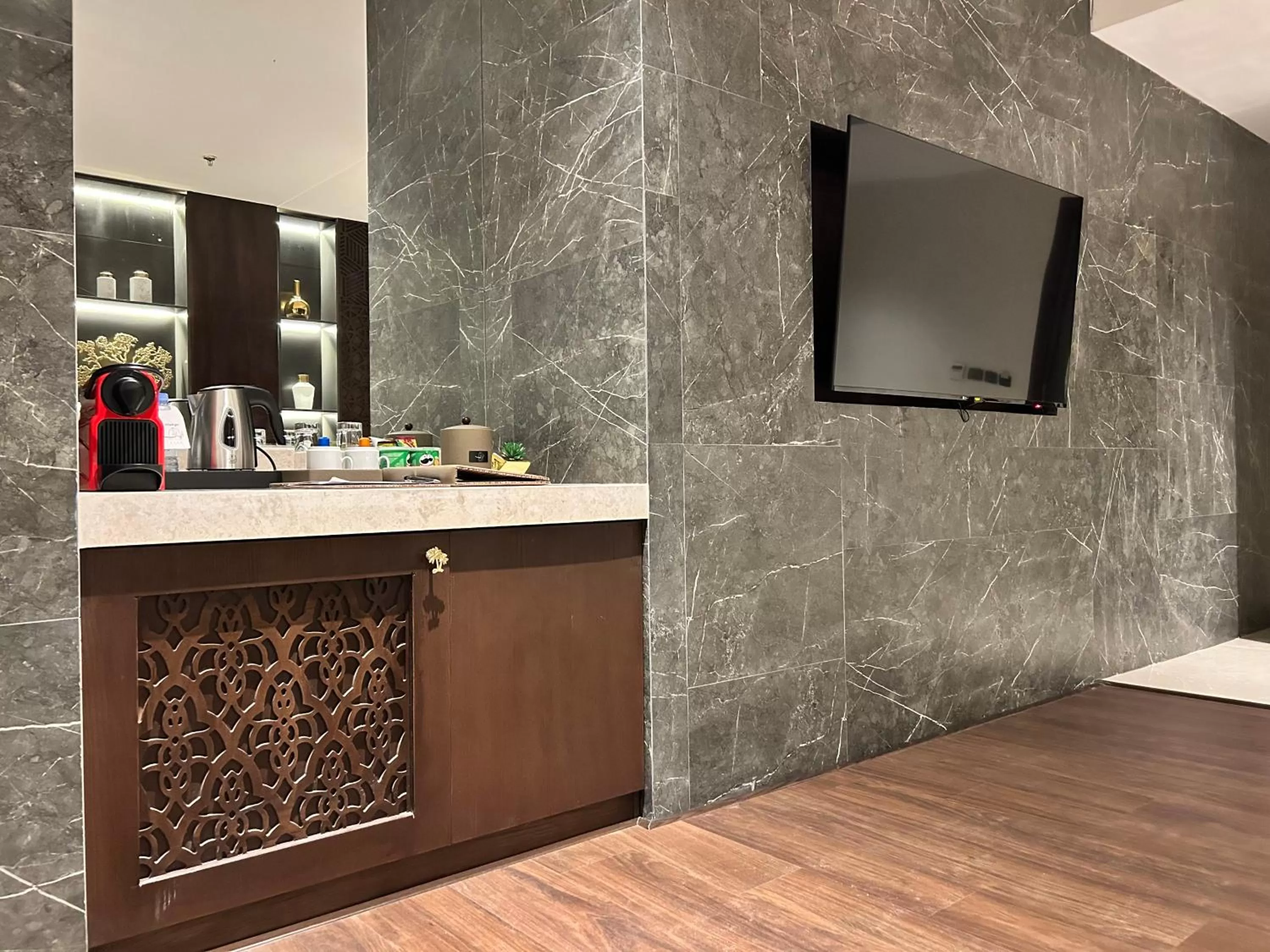 TV and multimedia in Tajreed Suites