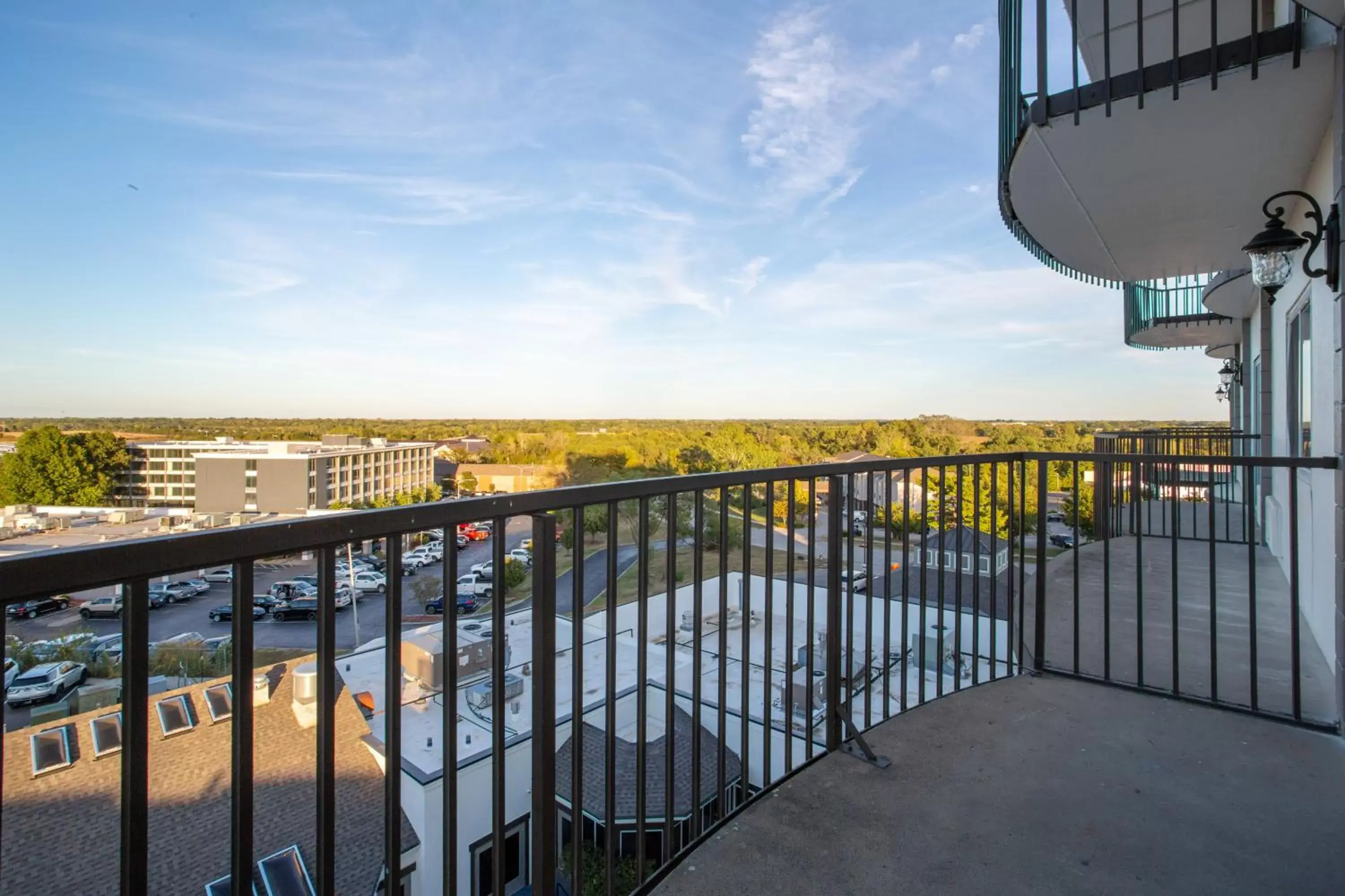 Balcony/Terrace in Orangewood Inn & Suites Kansas City Airport