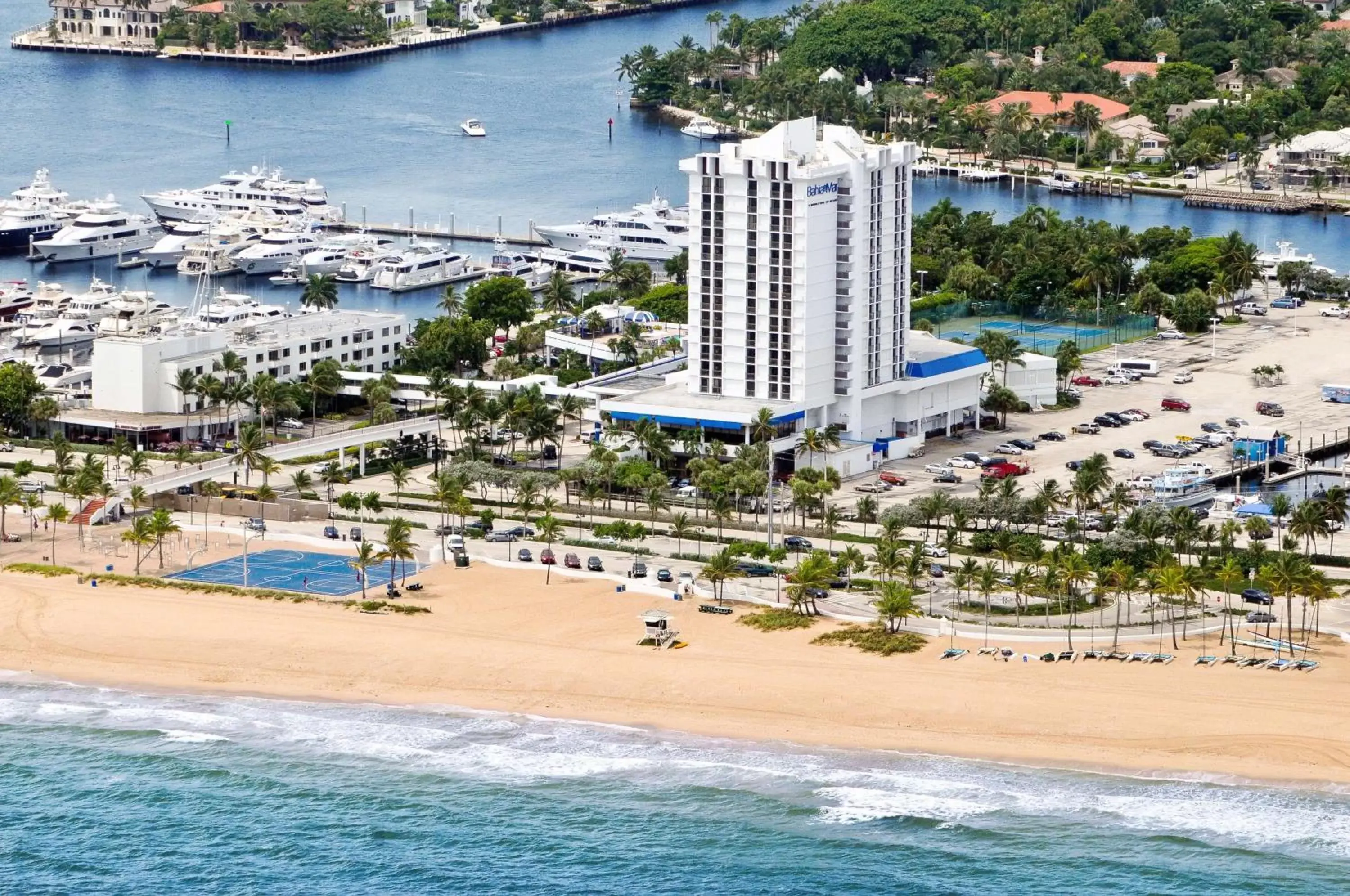 Property building, Bird's-eye View in Bahia Mar Fort Lauderdale Beach - DoubleTree by Hilton