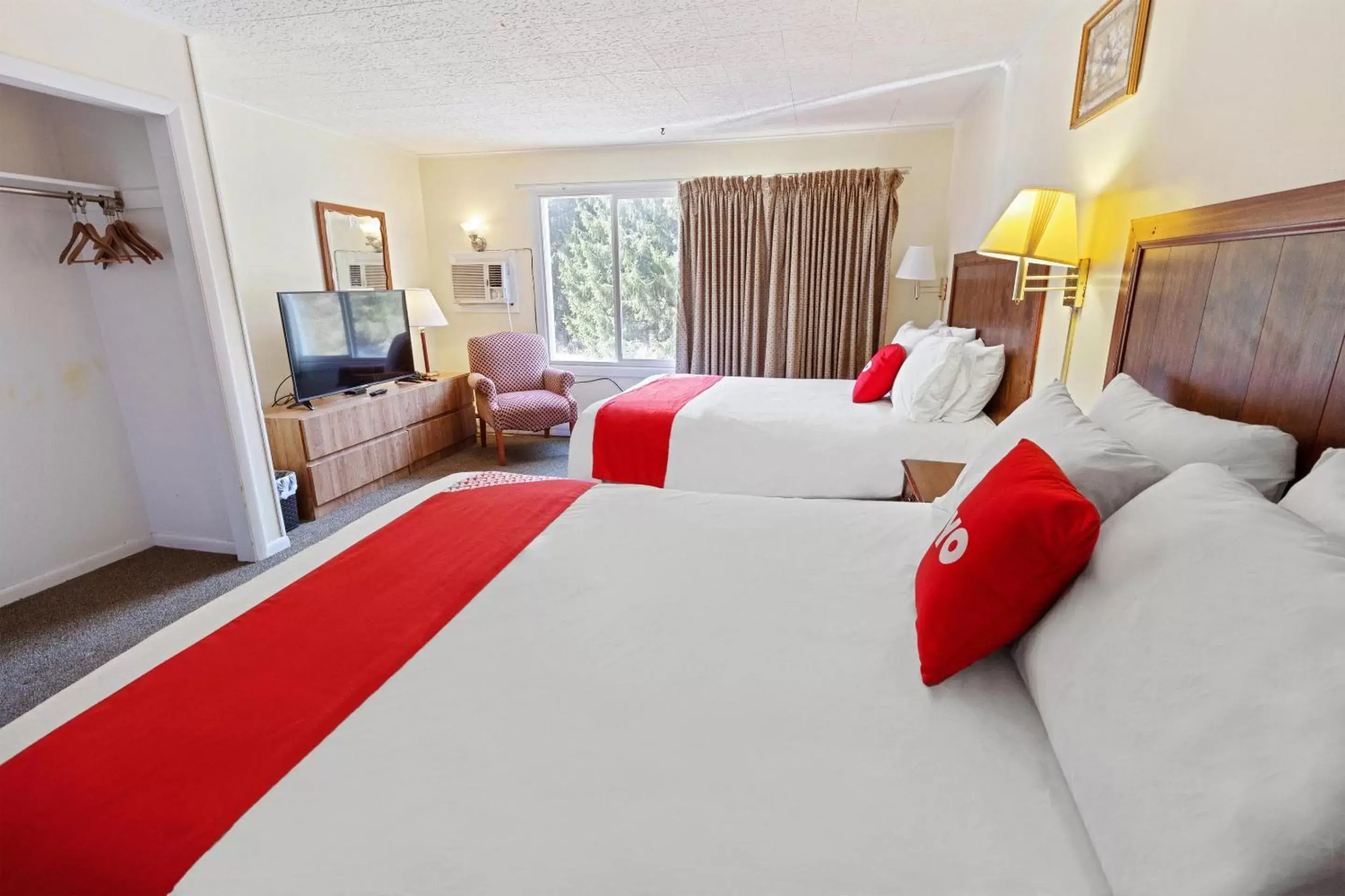 Bedroom, Bed in OYO Hotel Buena Vista Delhi