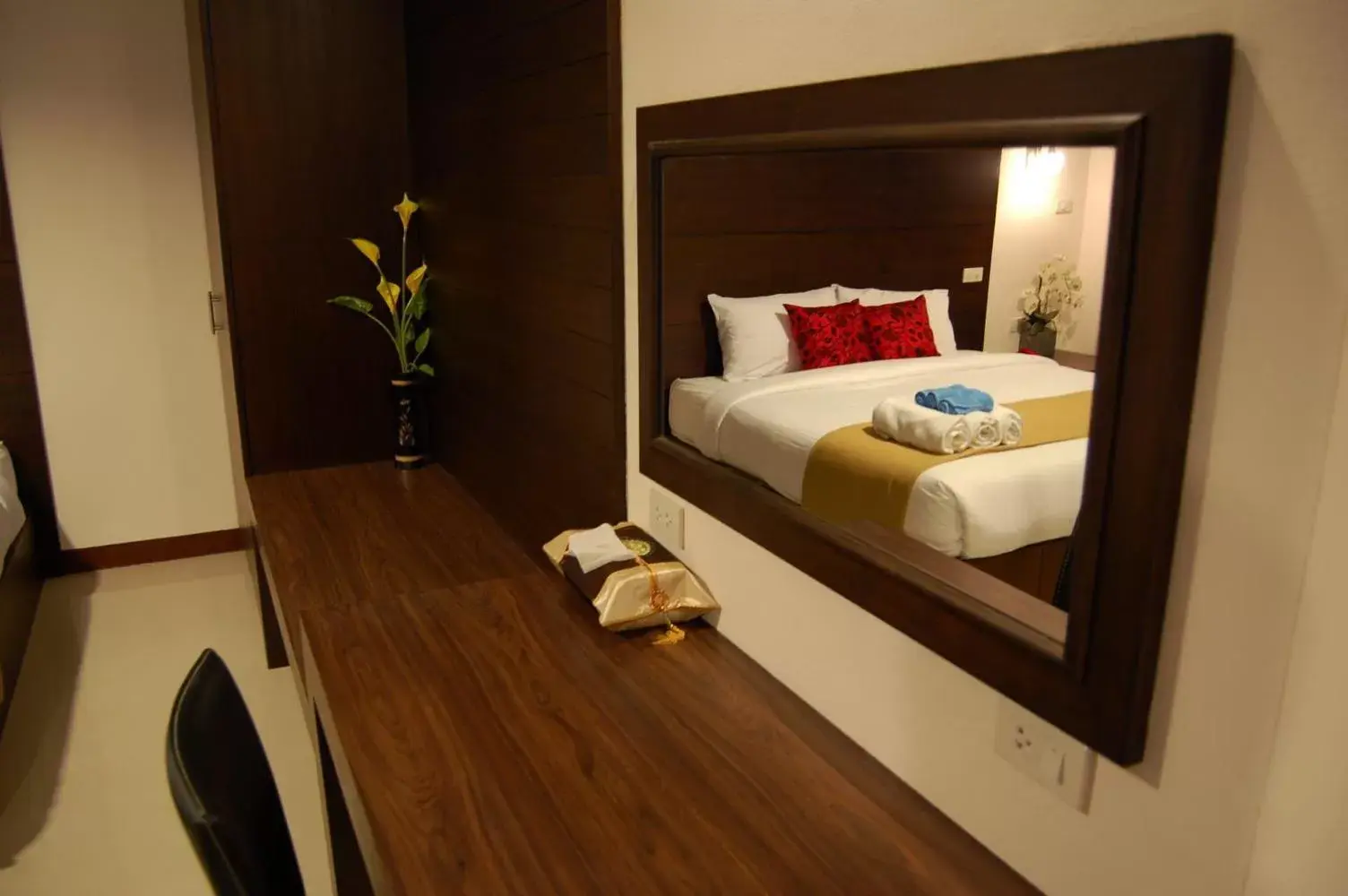 Photo of the whole room, Bed in Baan Manthana Hotel, Hua Hin Photo of the whole room, Bed in Baan Manthana Hotel, Hua Hin