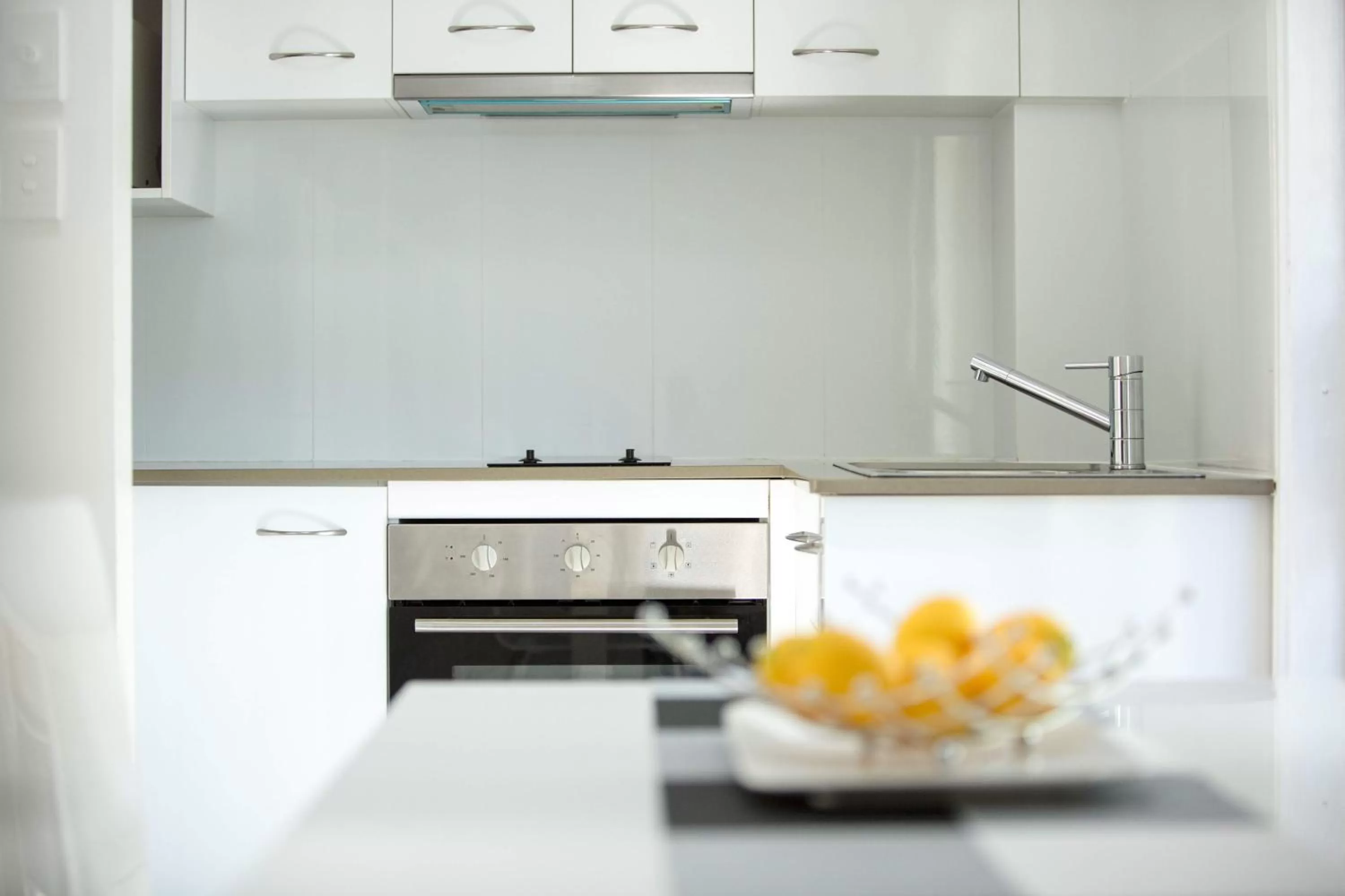 Kitchen or kitchenette in Byron Central Apartments