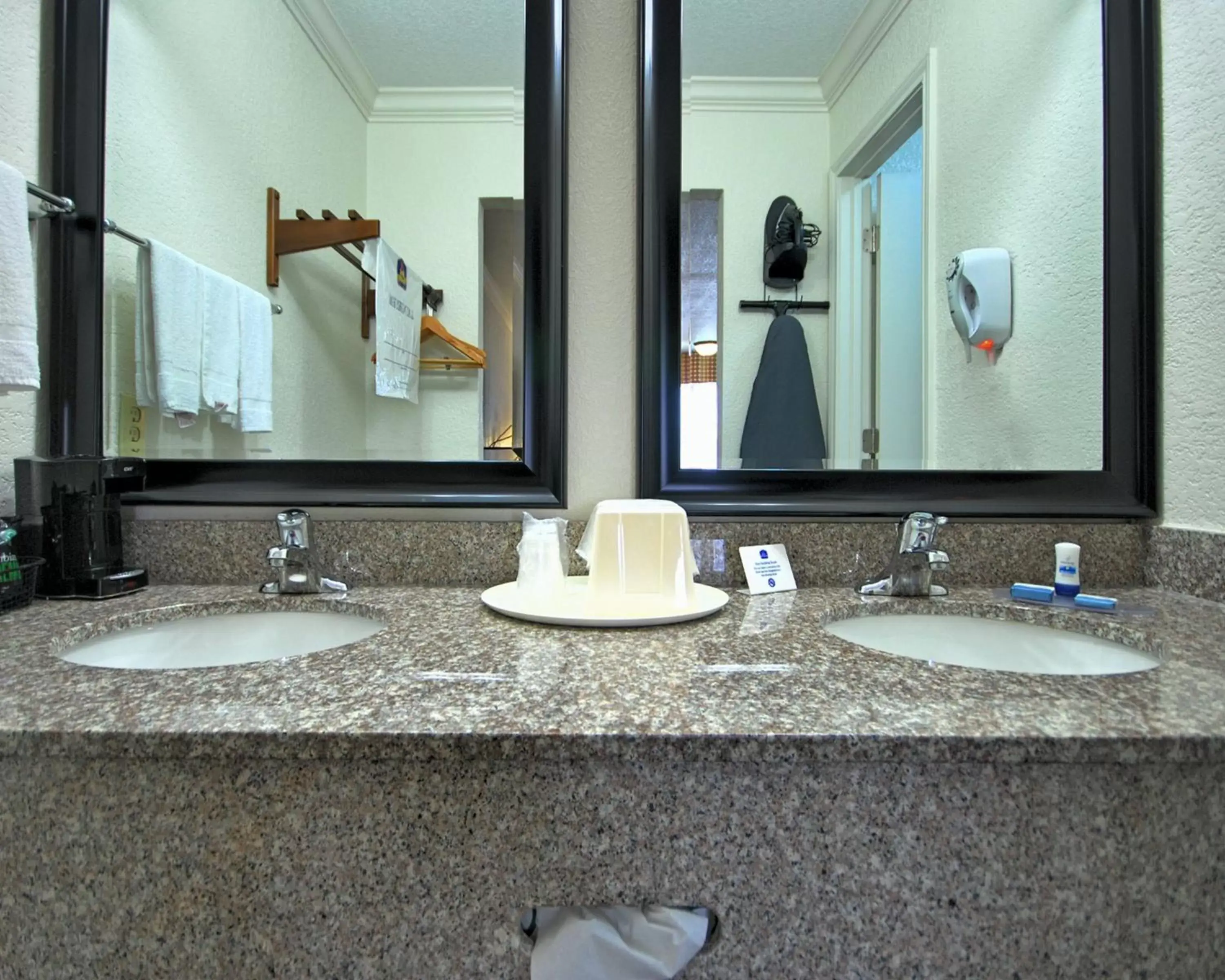 Bathroom in Americas Best Value Inn Kingsville