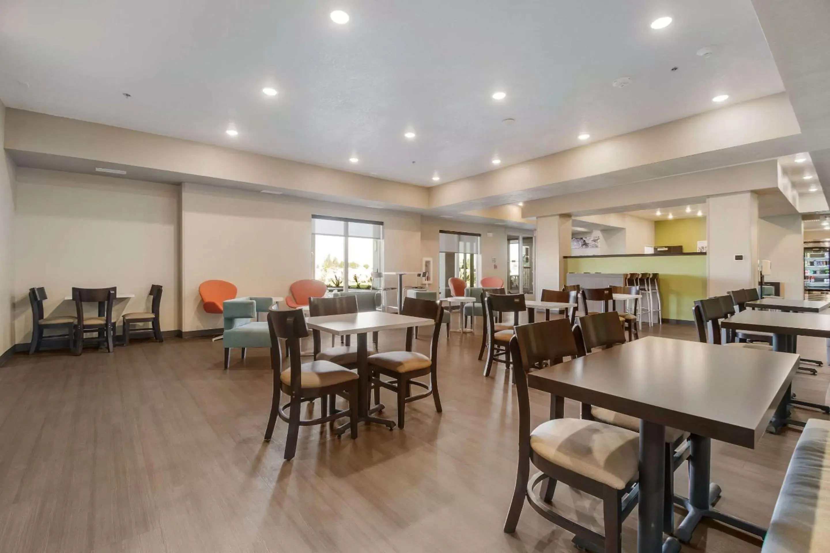 Restaurant/places to eat in Sleep Inn Boardman Restaurant/places to eat in Sleep Inn Boardman