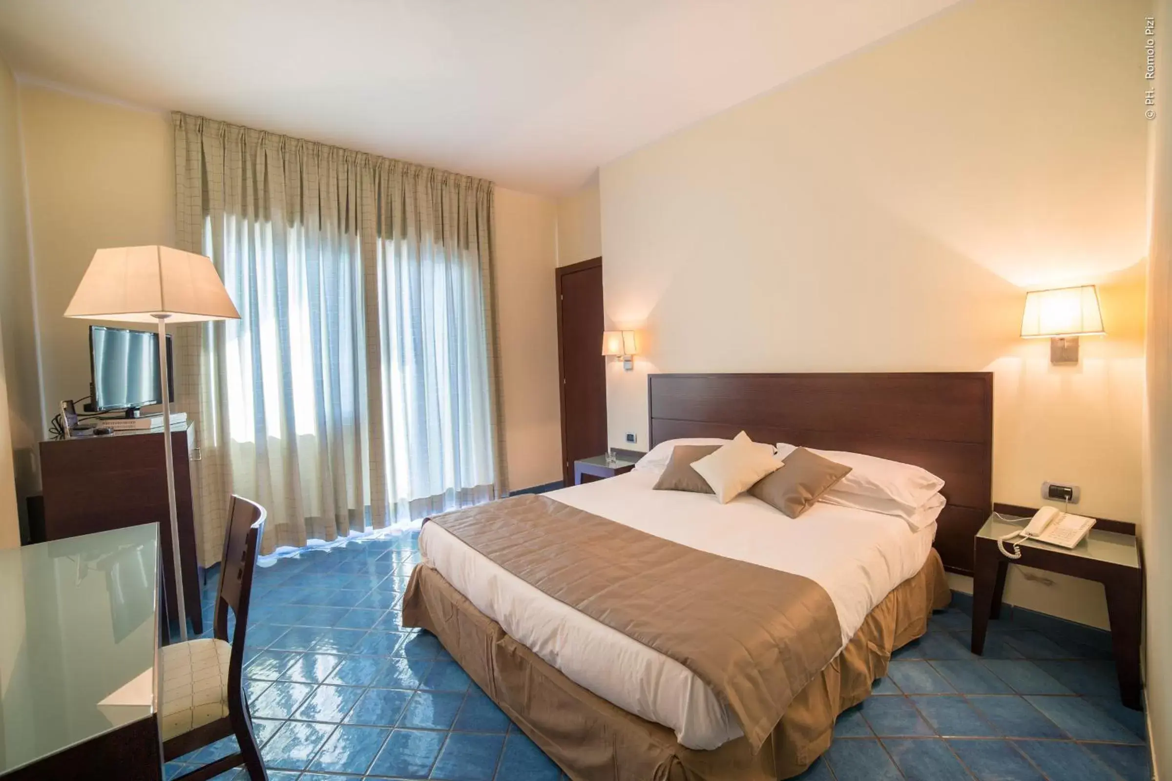Bed, Room Photo in Hotel La Lucertola