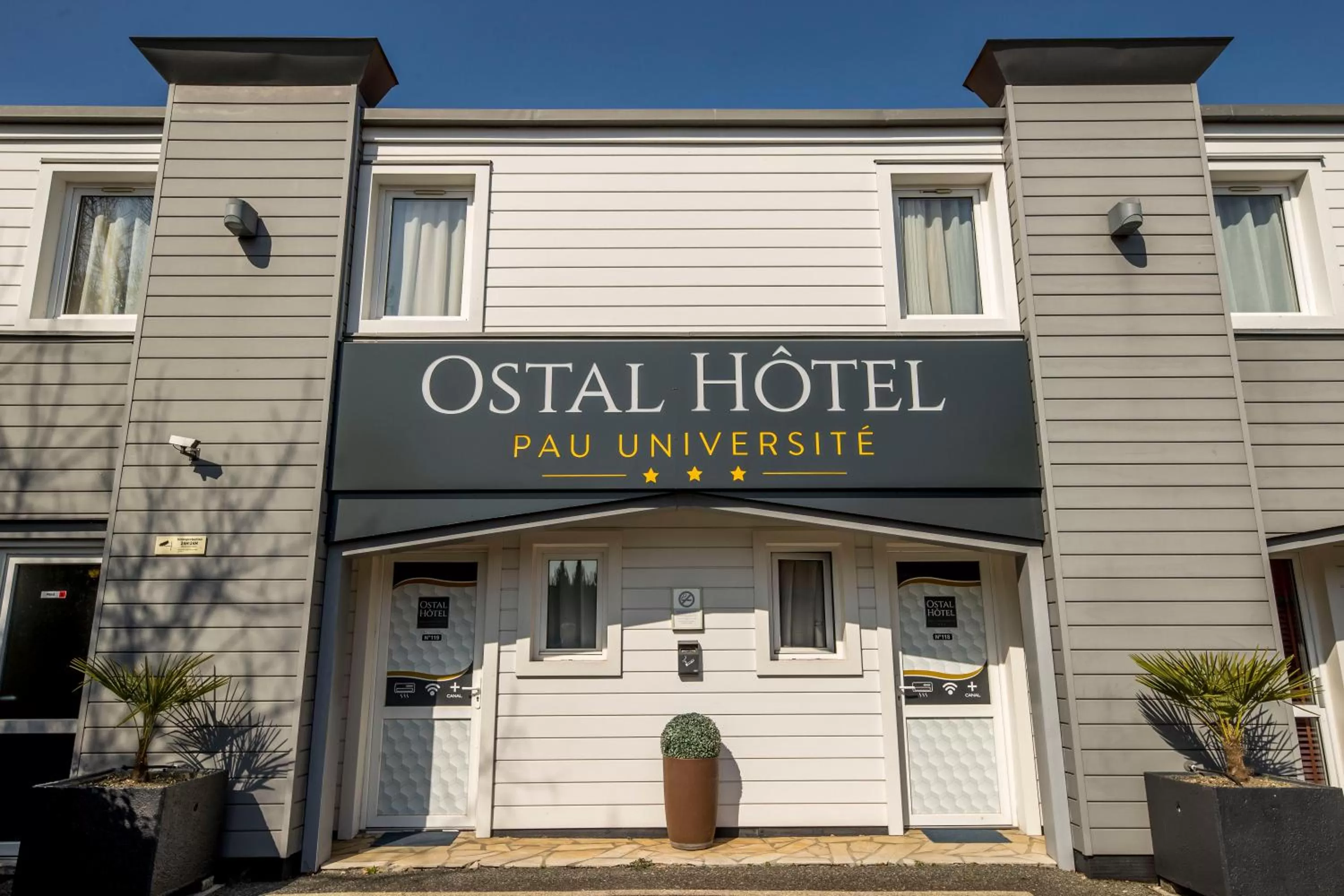 Property building in Ostal Pau Universite - Sure Hotel Collection by Best Western