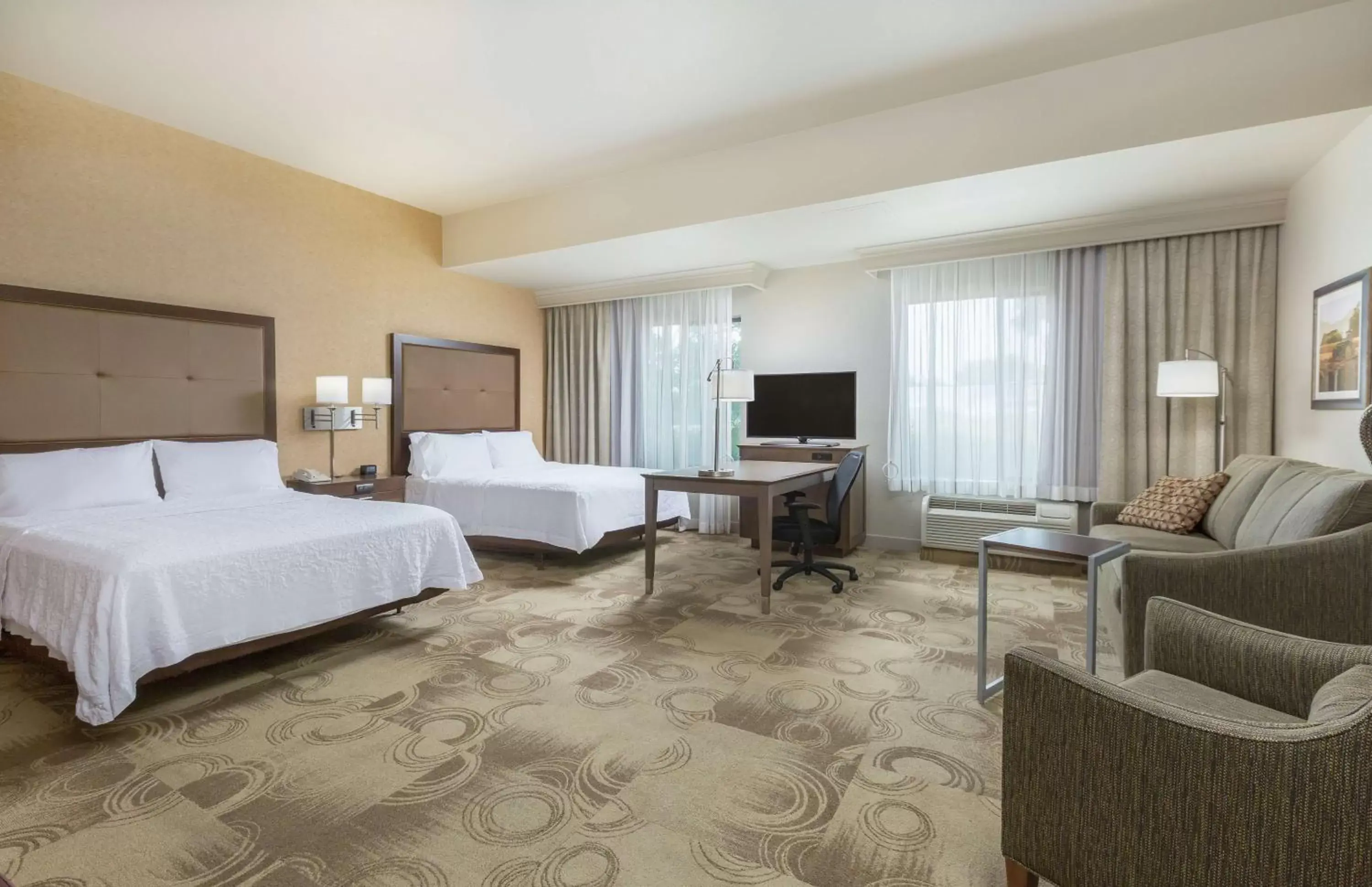 Bedroom in Hampton Inn & Suites Yuba City