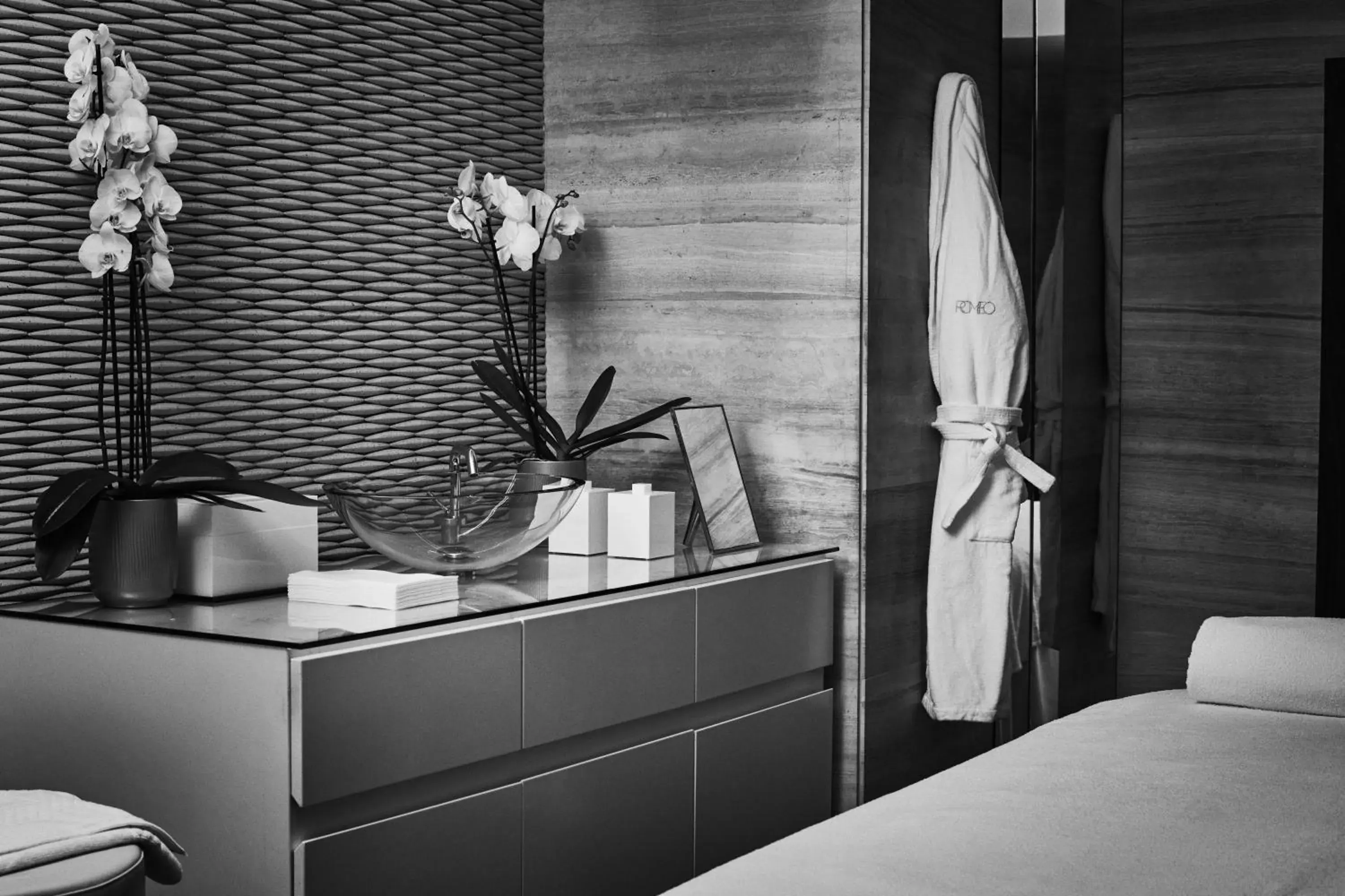 Massage, Bathroom in Romeo hotel