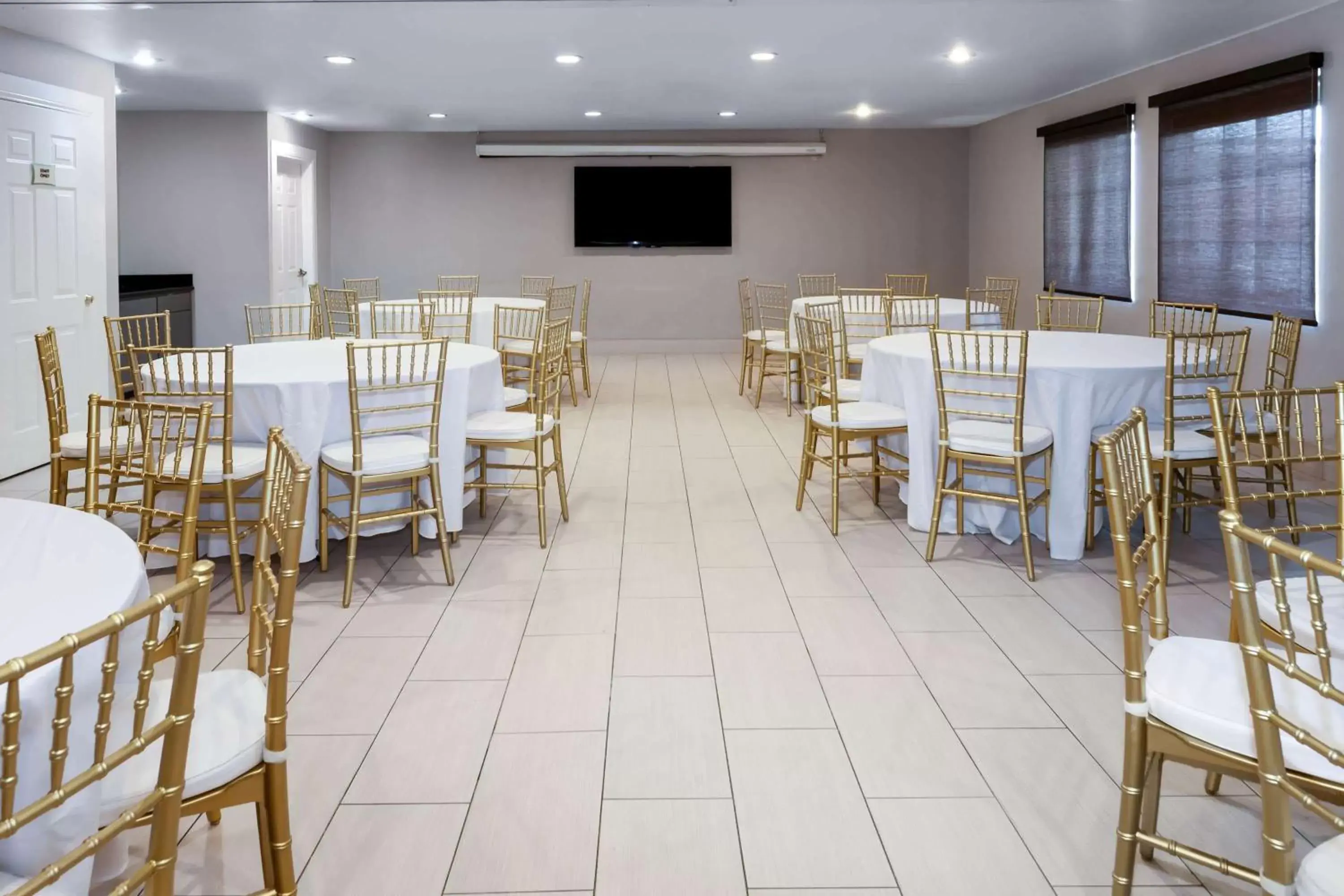 Banquet/Function facilities, Restaurant/Places to Eat in La Quinta by Wyndham Laredo Airport