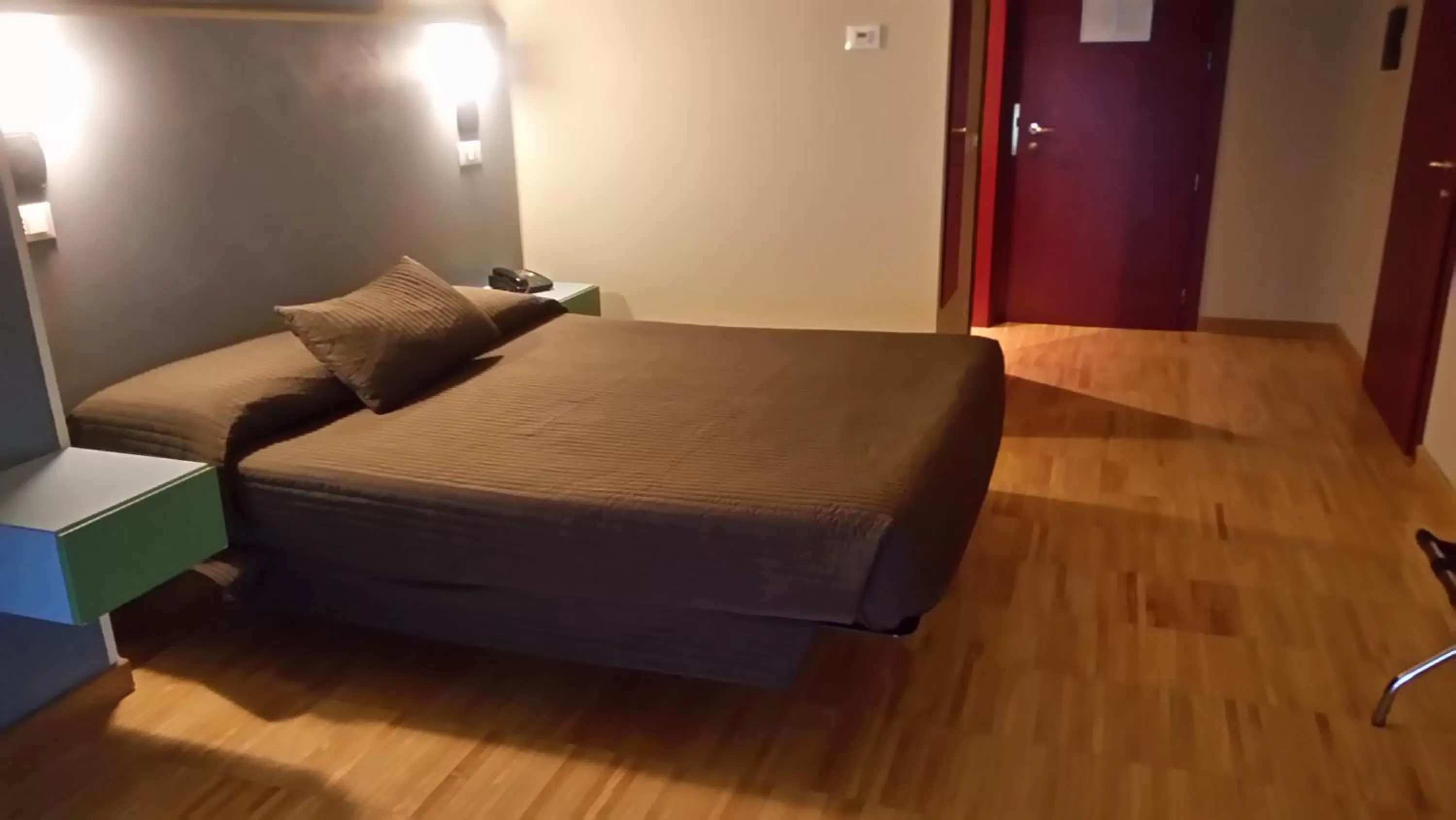 Photo of the whole room in MiHotel