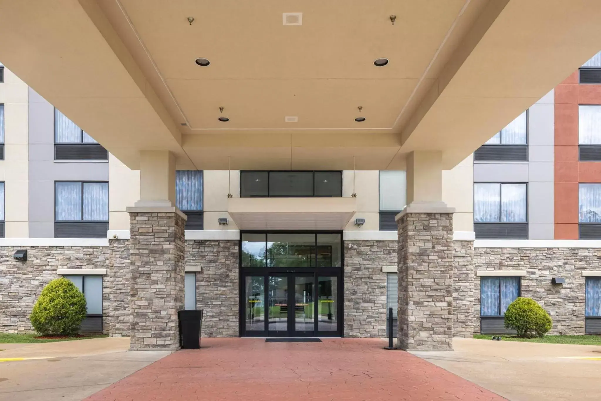 Property building in Holiday Inn Express Hotel & Suites Festus-South St. Louis, an IHG Hotel