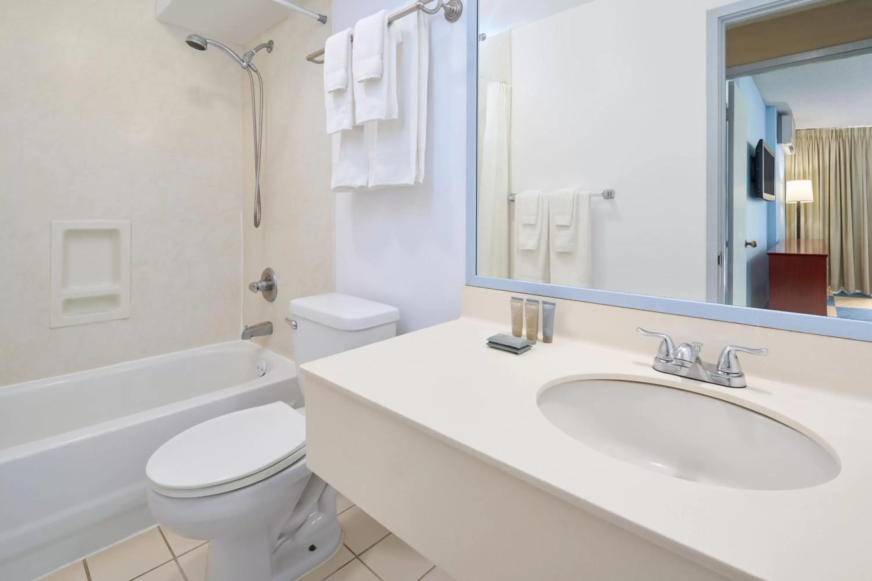 Shower, Bathroom in Ewa Hotel Waikiki