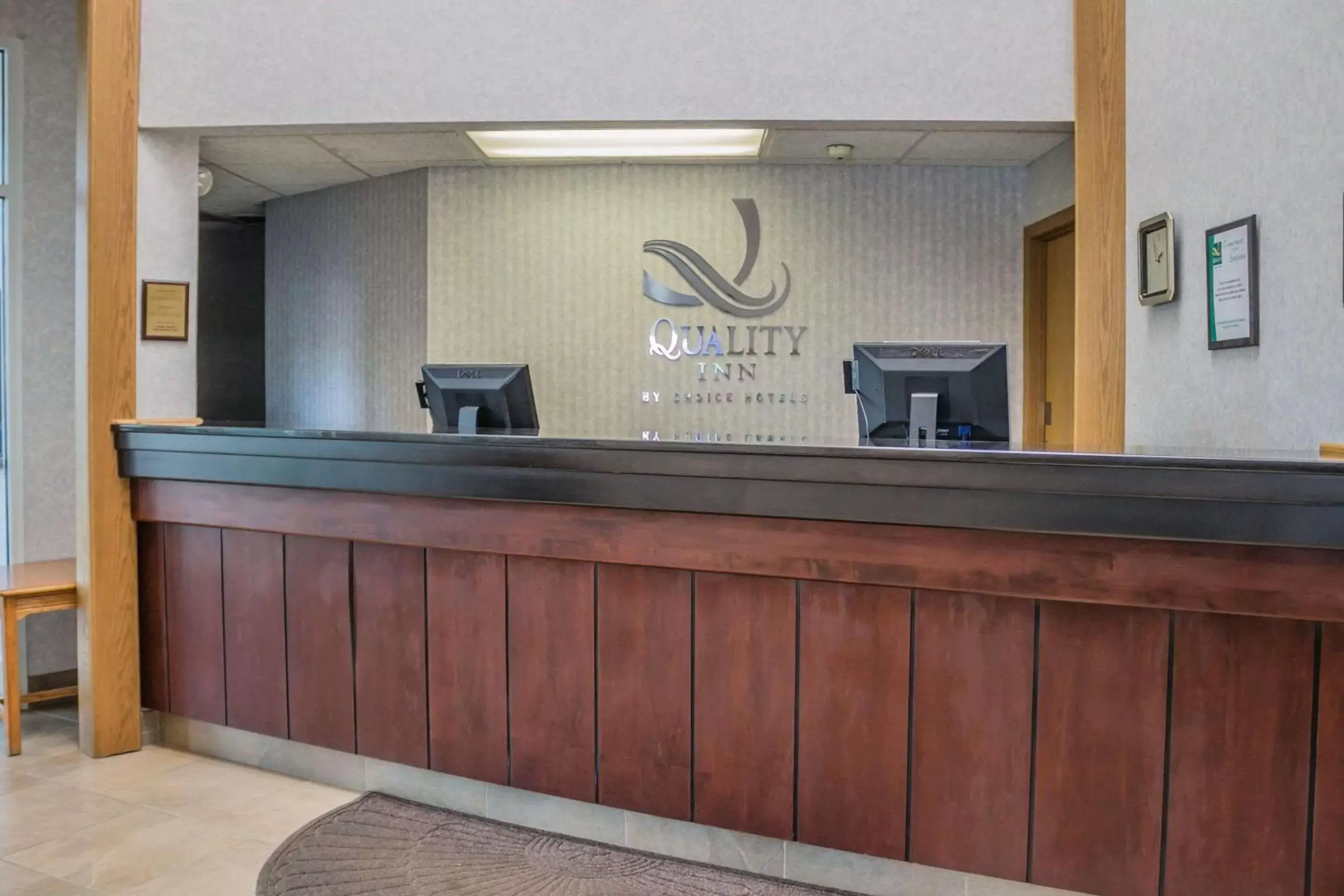 Lobby or reception in Quality Inn Port Clinton Waterfront Lobby or reception in Quality Inn Port Clinton Waterfront