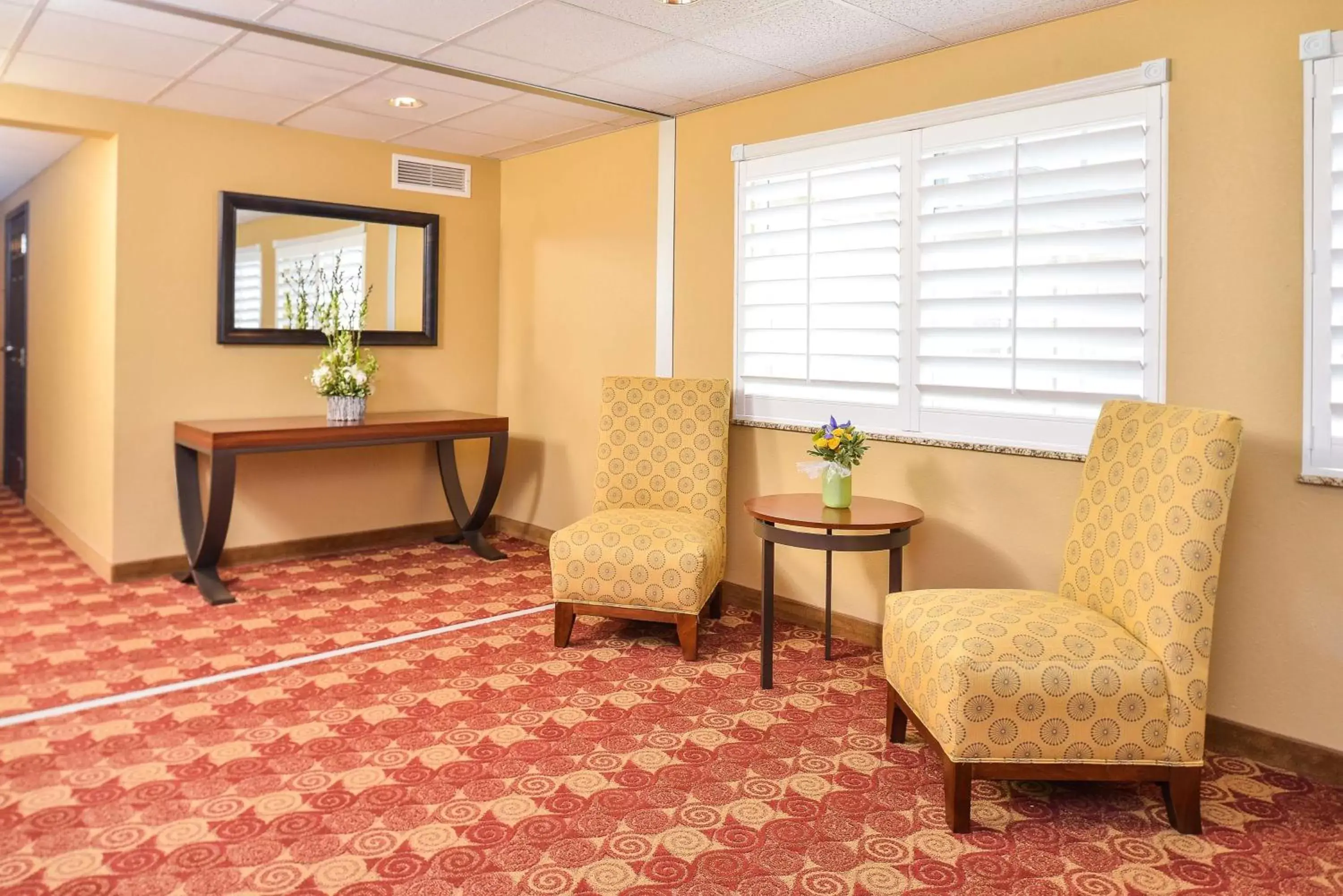 Lobby or reception, Seating Area in SureStay Hotel by Best Western Blackwell