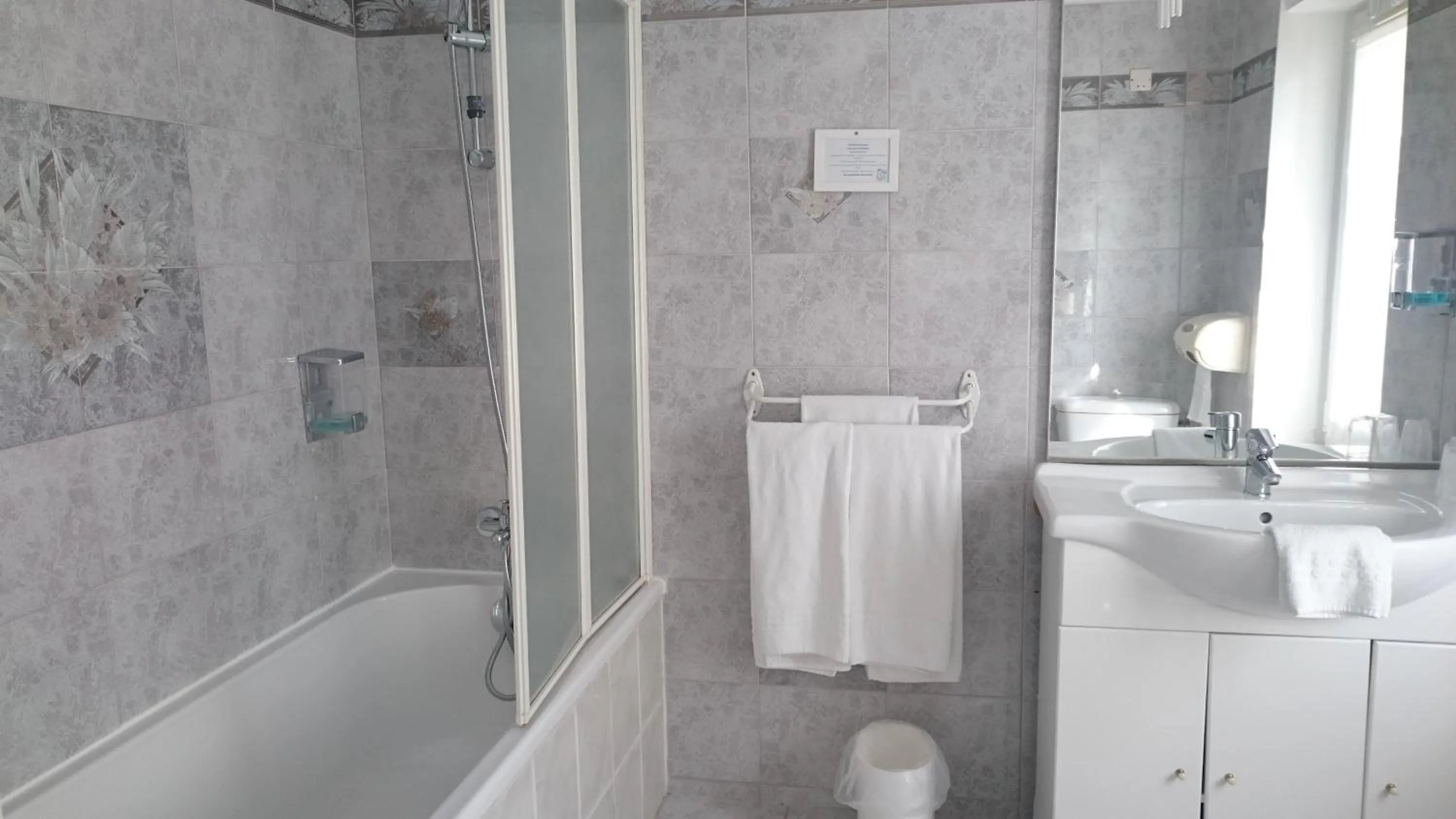 Bathroom in Auberge La Folie