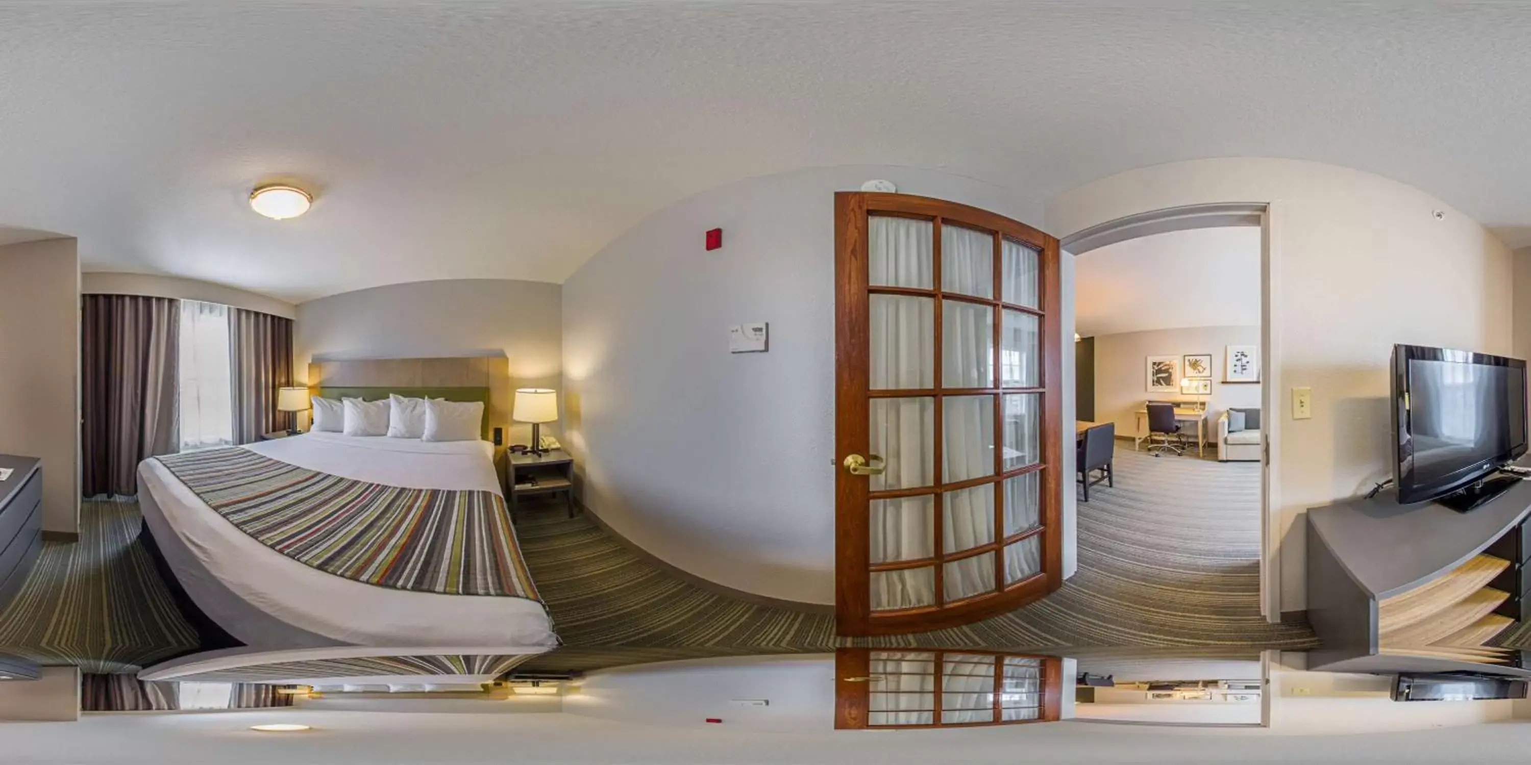 Photo of the whole room, Bed in Country Inn & Suites by Radisson, Fond du Lac, WI