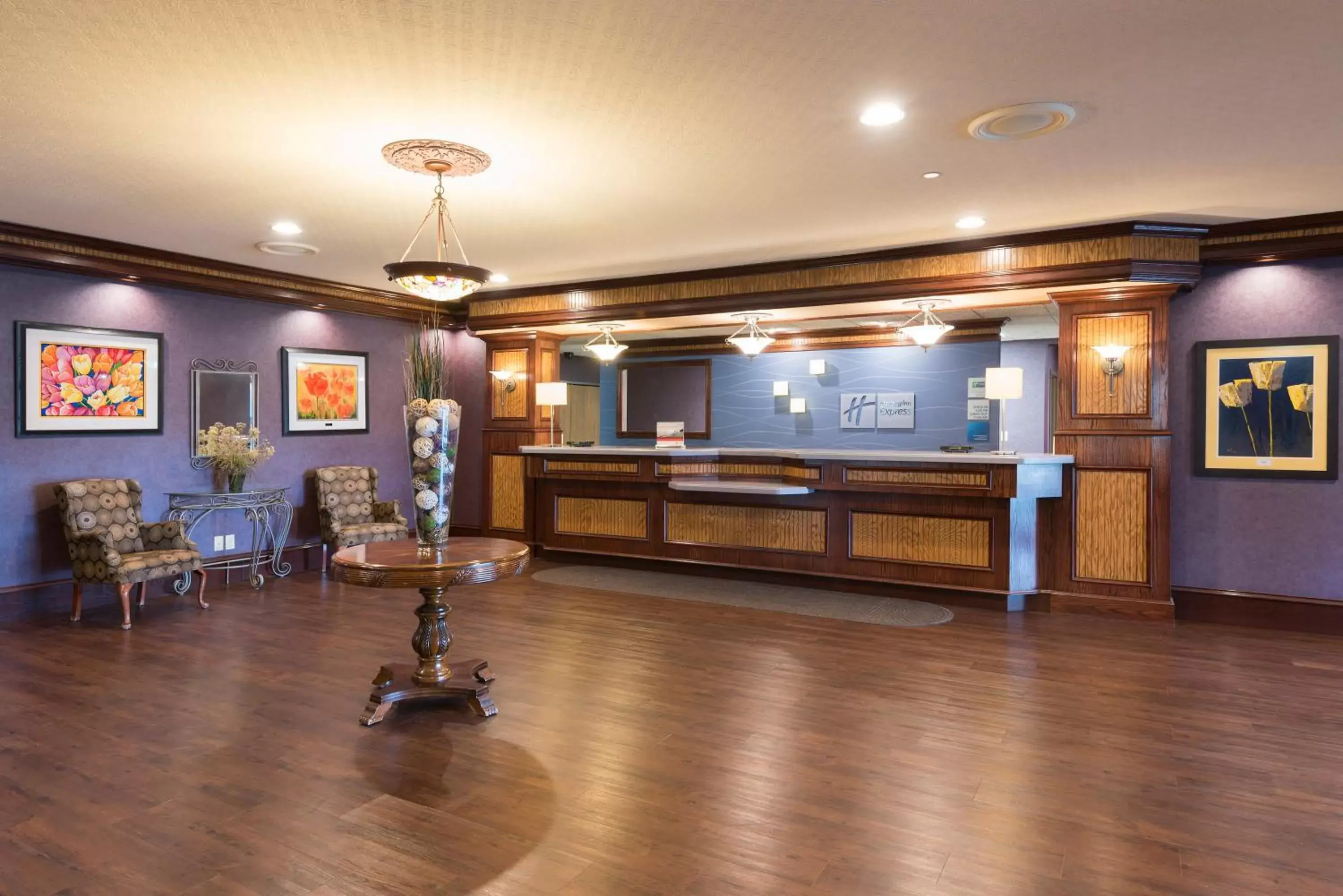 Property building, Lobby/Reception in Holiday Inn Express Holland, an IHG Hotel