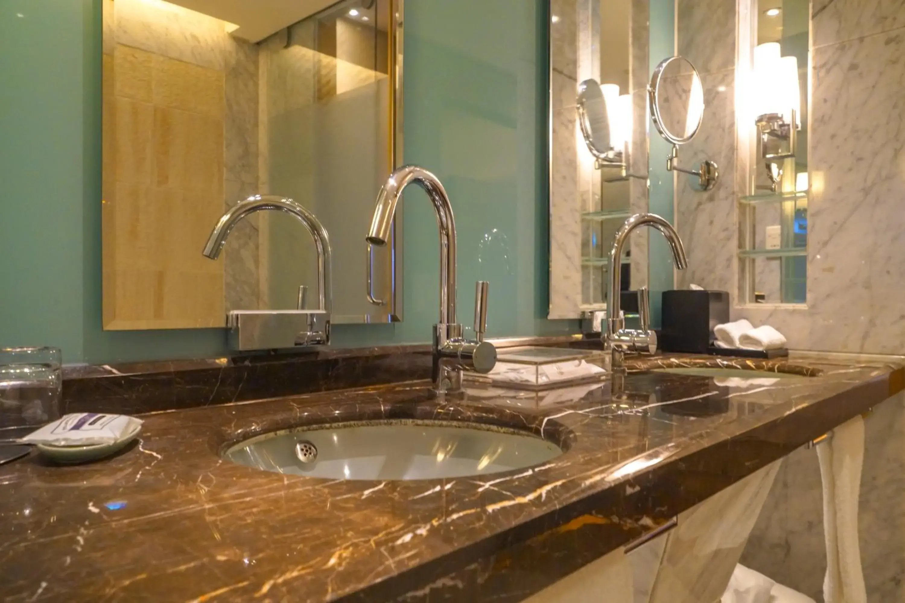 Bathroom in Hyatt Regency Dongguan Bathroom in Hyatt Regency Dongguan