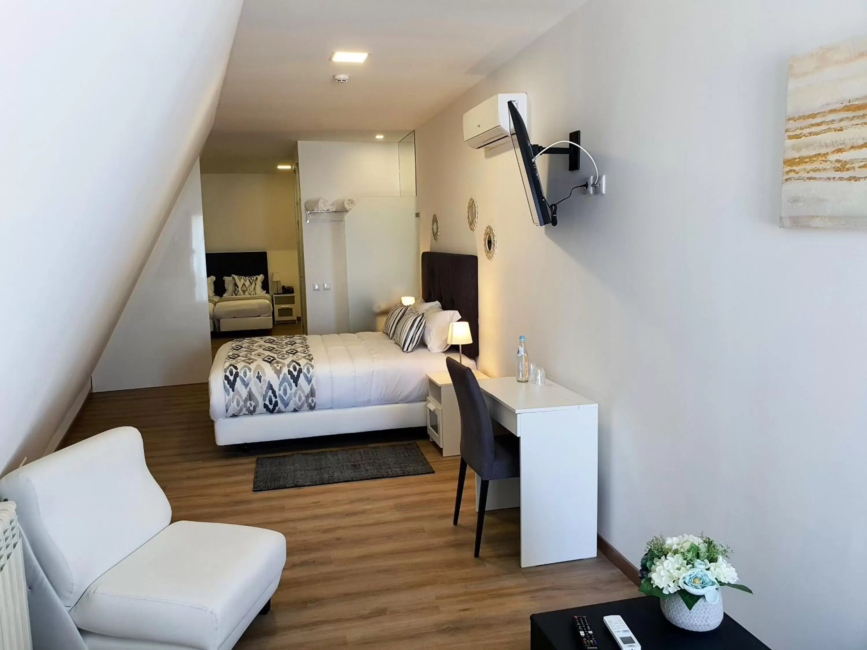 Bedroom, Bed in Miramar Hotel Spa & Apartments