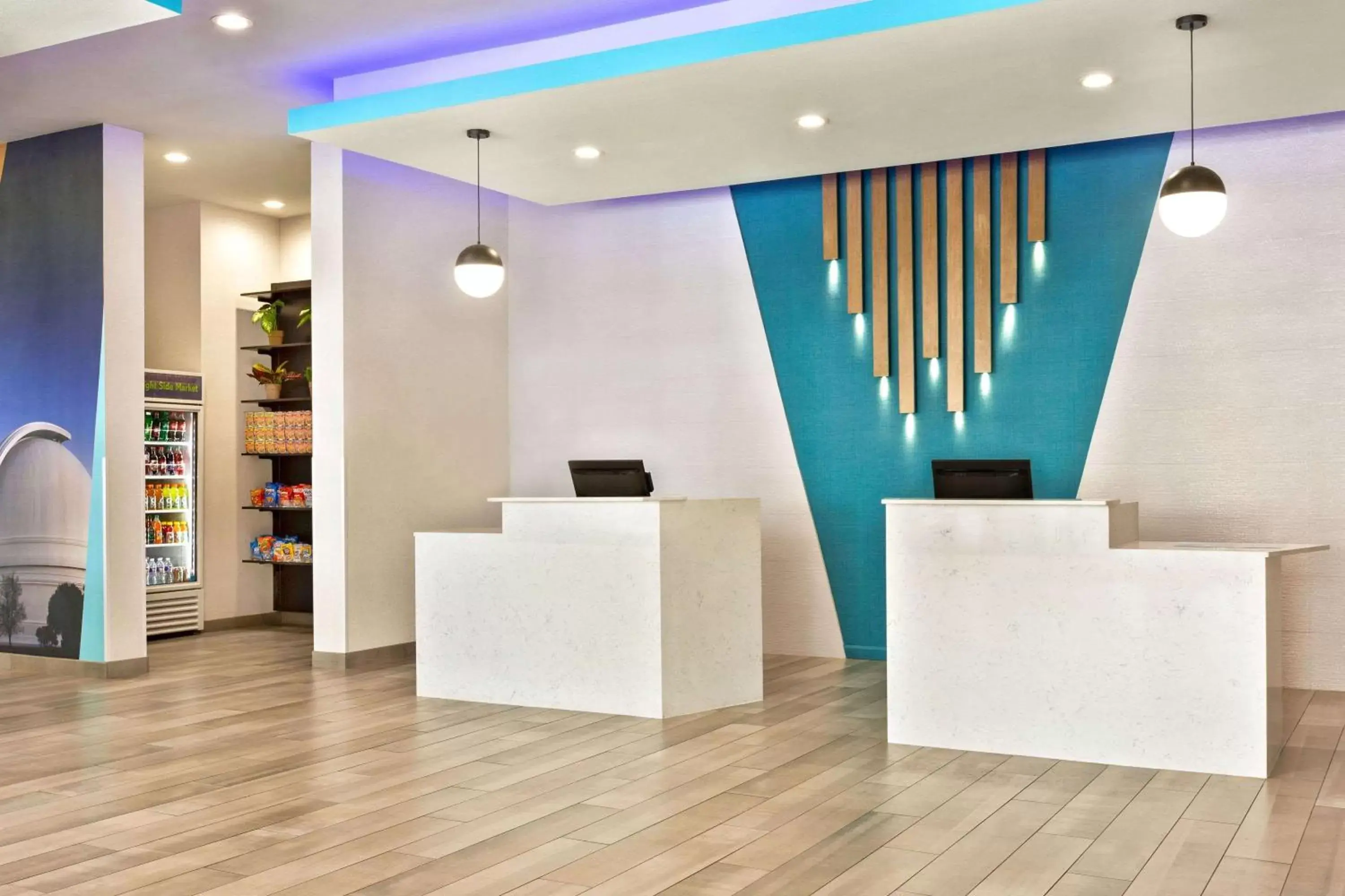 Lobby or reception in La Quinta by Wyndham Richmond-Sugarland Lobby or reception in La Quinta by Wyndham Richmond-Sugarland