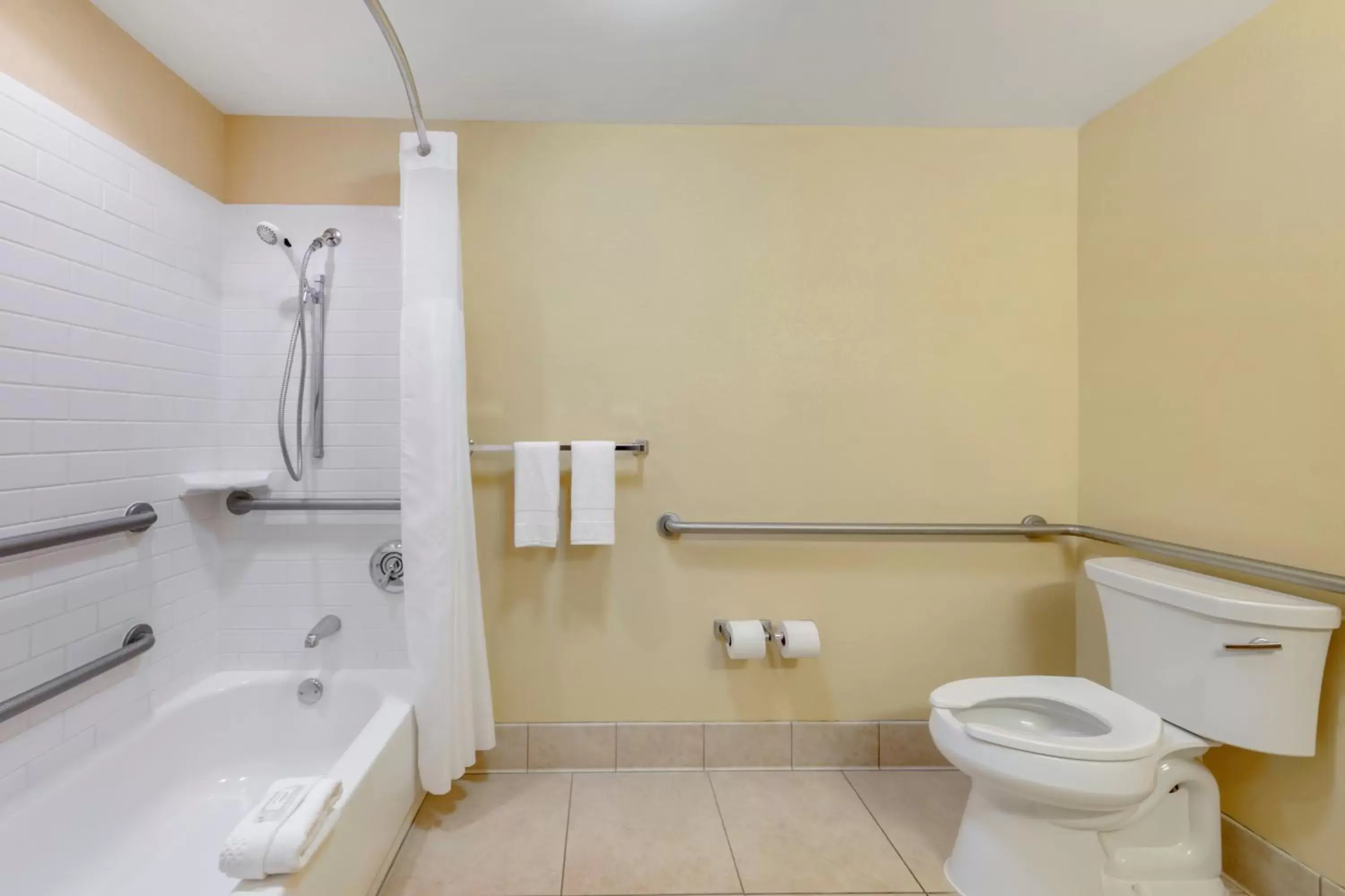 Accessible Room, 2 Double Beds, Accessible Tub, Non-Smoking in Clarion Hotel Anaheim Resort Accessible Room, 2 Double Beds, Accessible Tub, Non-Smoking in Clarion Hotel Anaheim Resort