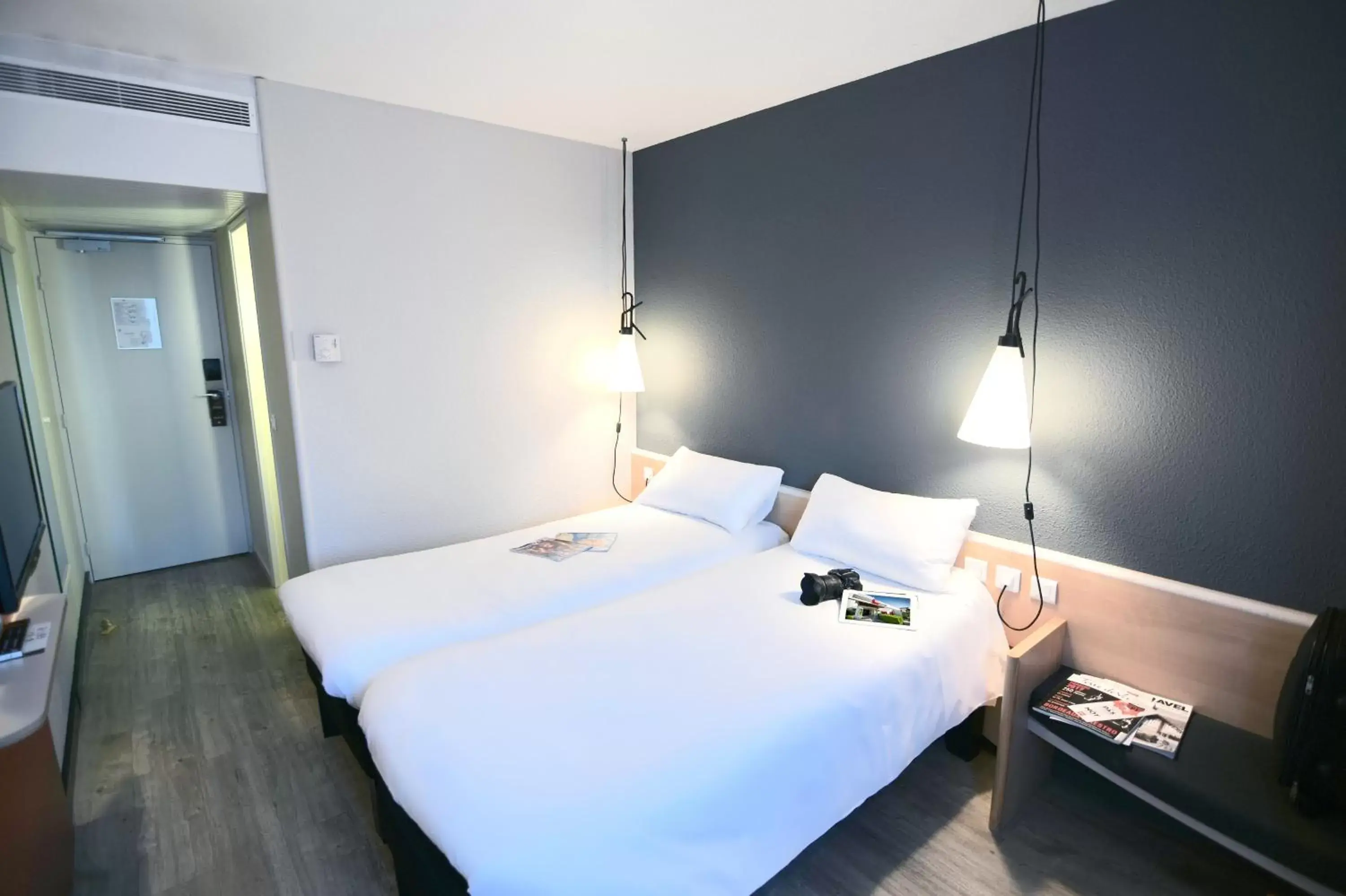 Bathroom, Bed in ibis Nantes Saint Herblain